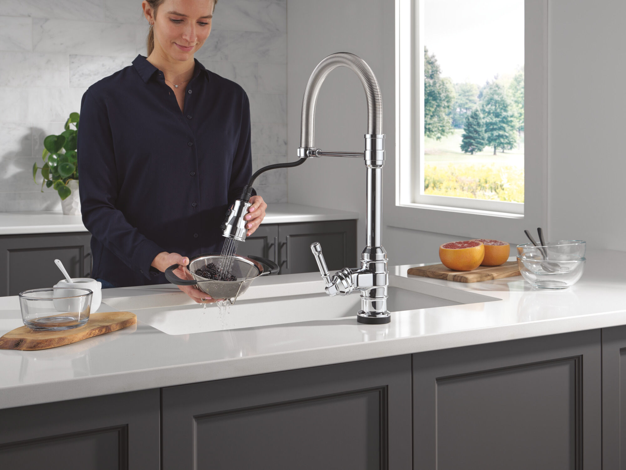Touch2O® Technology Kitchen Faucet with Touchless Technology in
