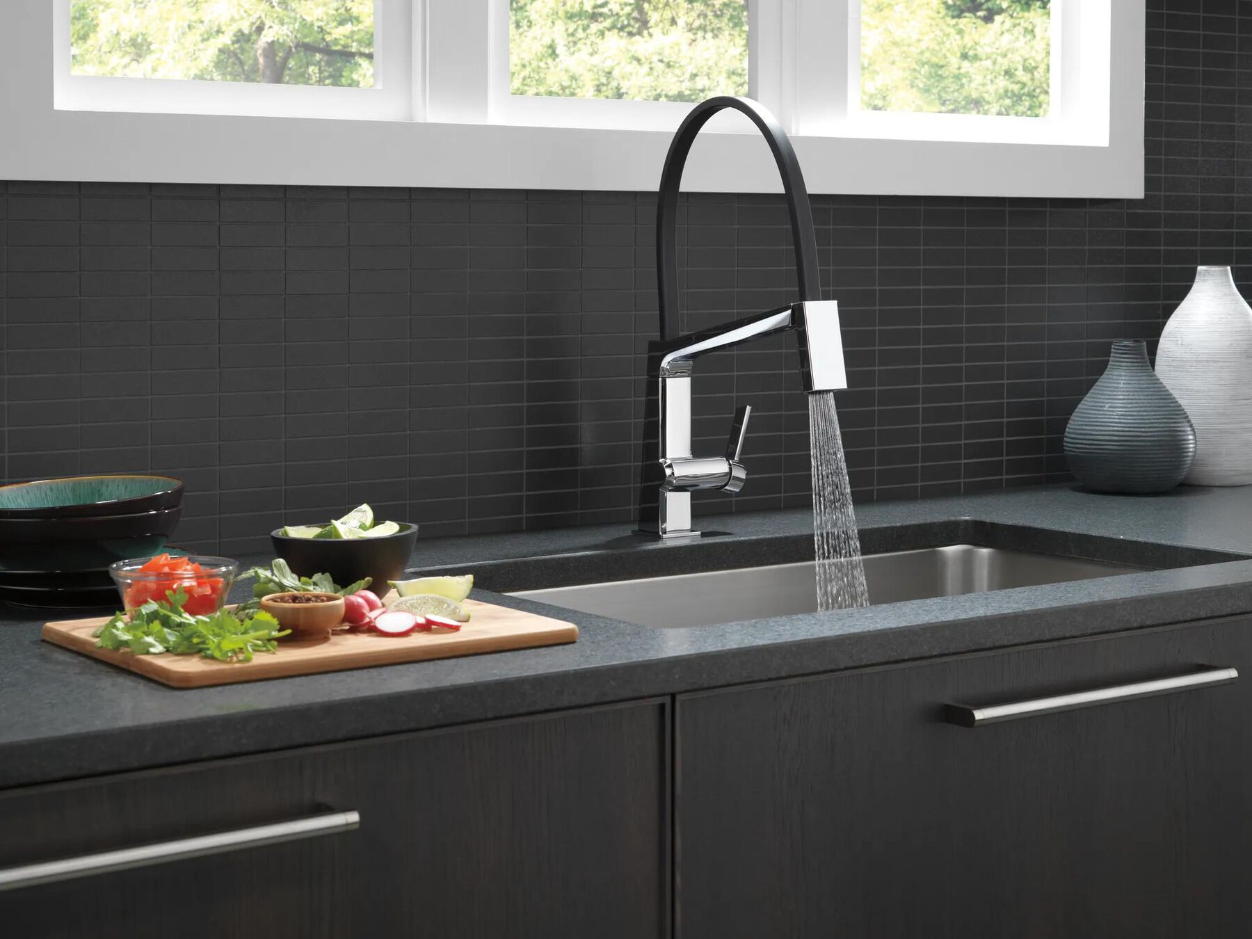 Pull-Down Kitchen Faucet w/Exp. Hose (Recertified)