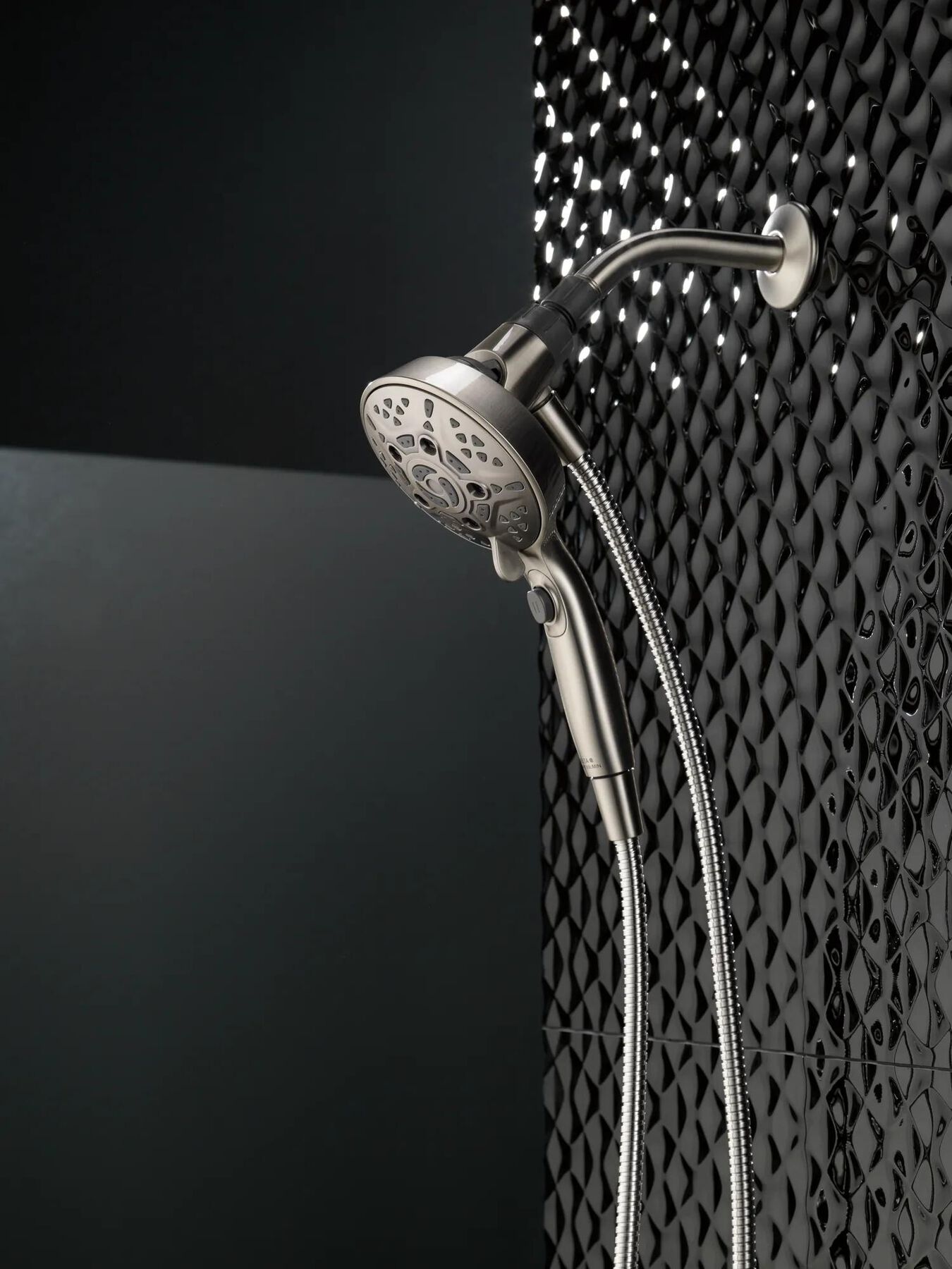 SureDock&trade; 7-Setting Hand Shower