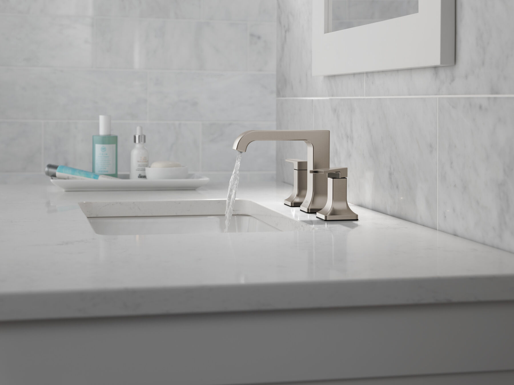 Two Handle Widespread Bathroom Faucet