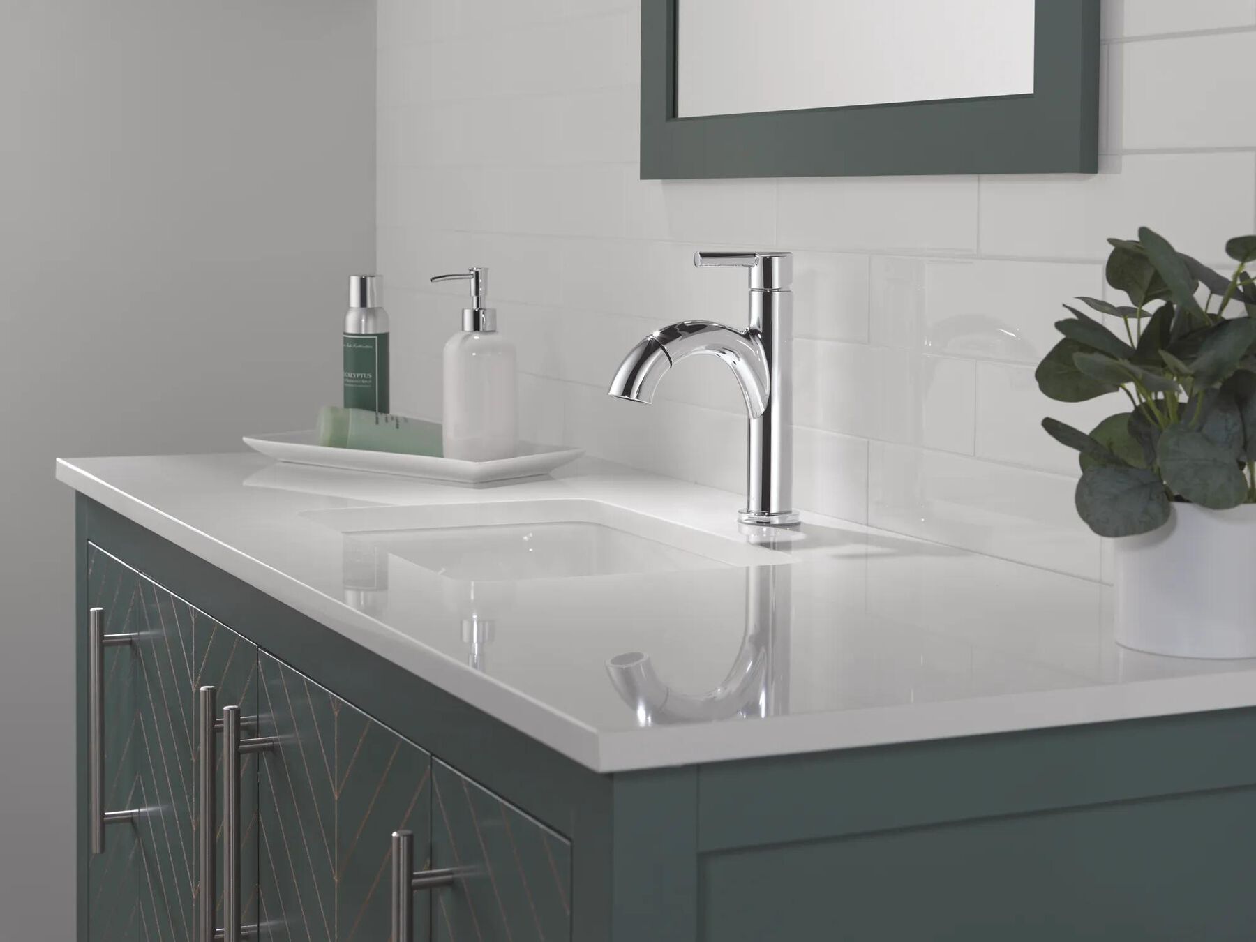 Single Handle Pull-Down Bathroom Faucet