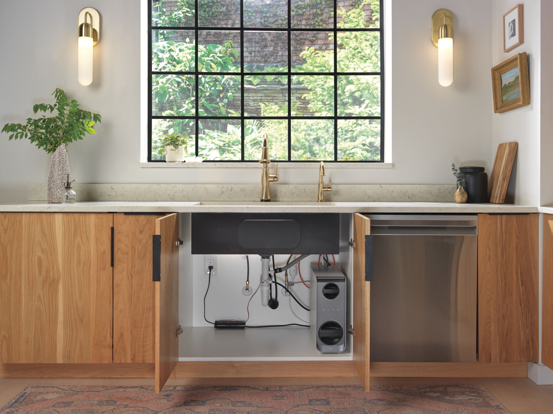 Touch<sub>2</sub>O&reg; Technology Kitchen Faucet with Touchless Technology