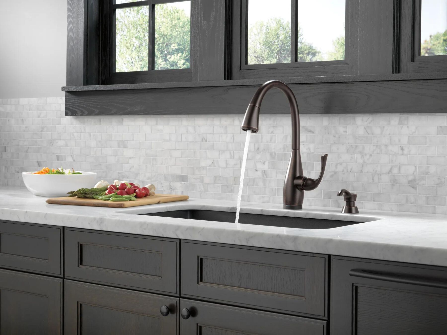 Single Handle Pull-Down Kitchen Faucet with Touch2O&reg; and ShieldSpray&reg; Technologies