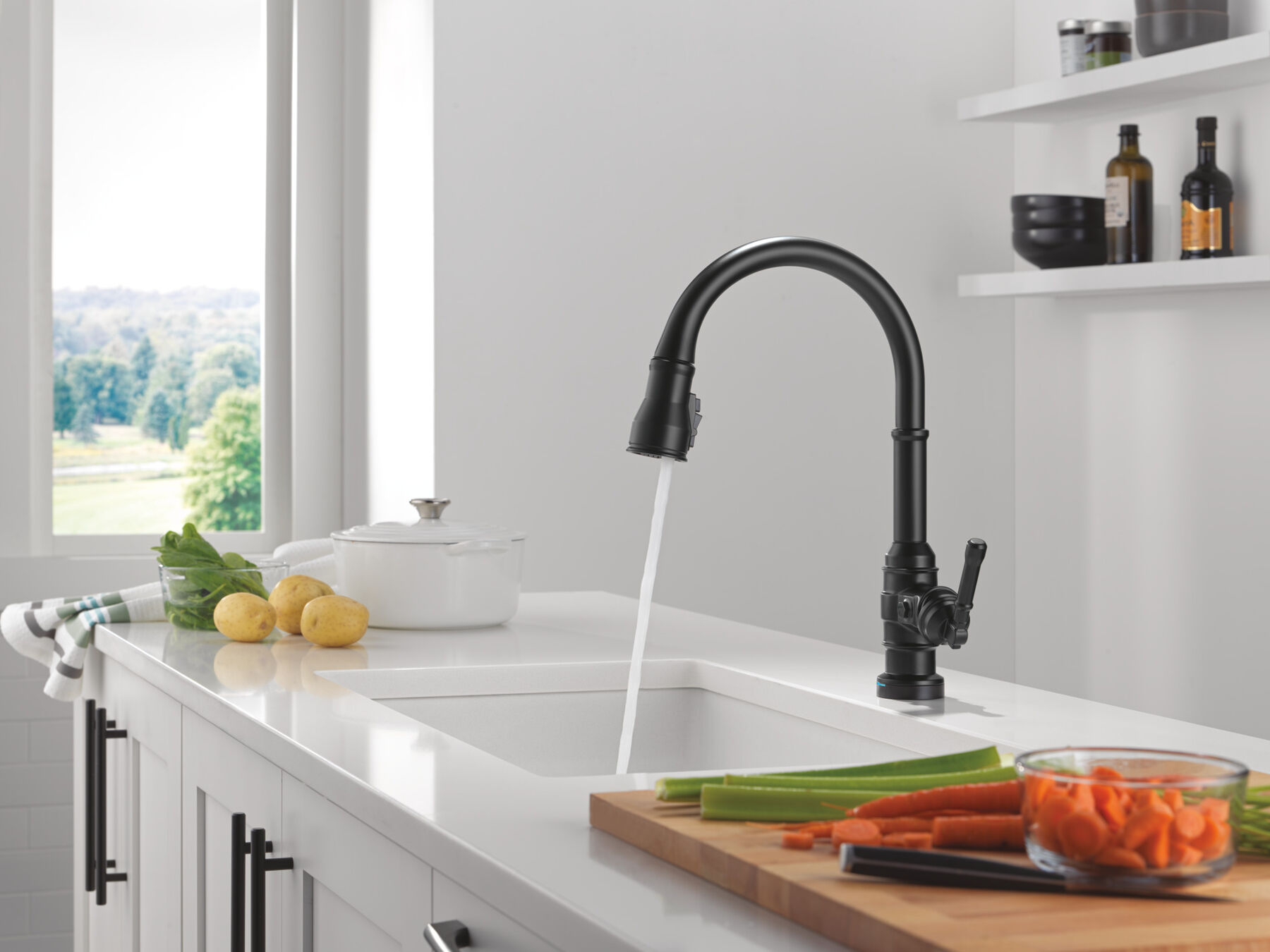 Touch<sub>2</sub>O&reg; Technology Kitchen Faucet with Touchless Technology