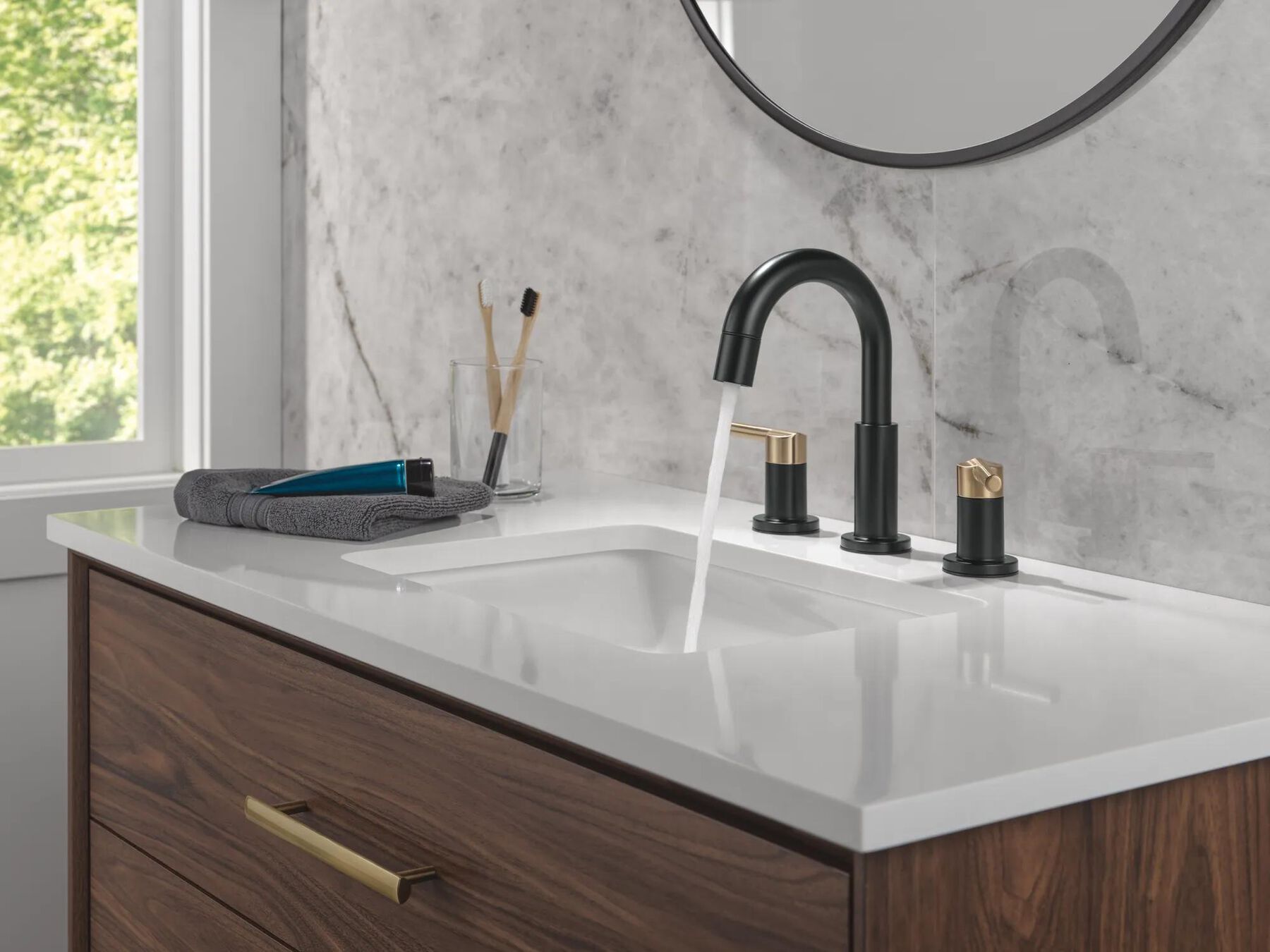 Two Handle Widespread Pull-Down Bathroom Faucet (Recertified)