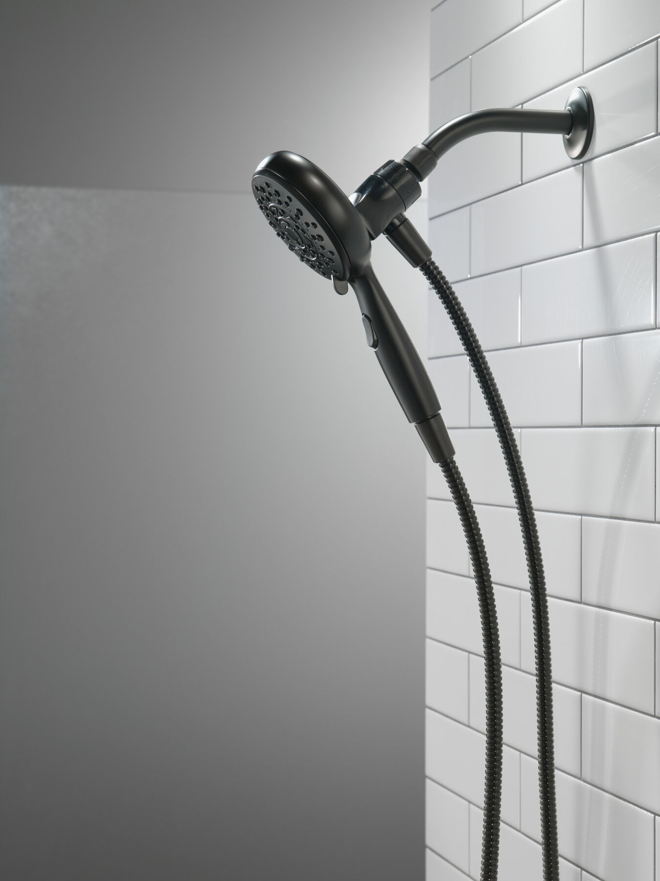 6-Setting SureDock&reg; Magnetic Hand Shower
