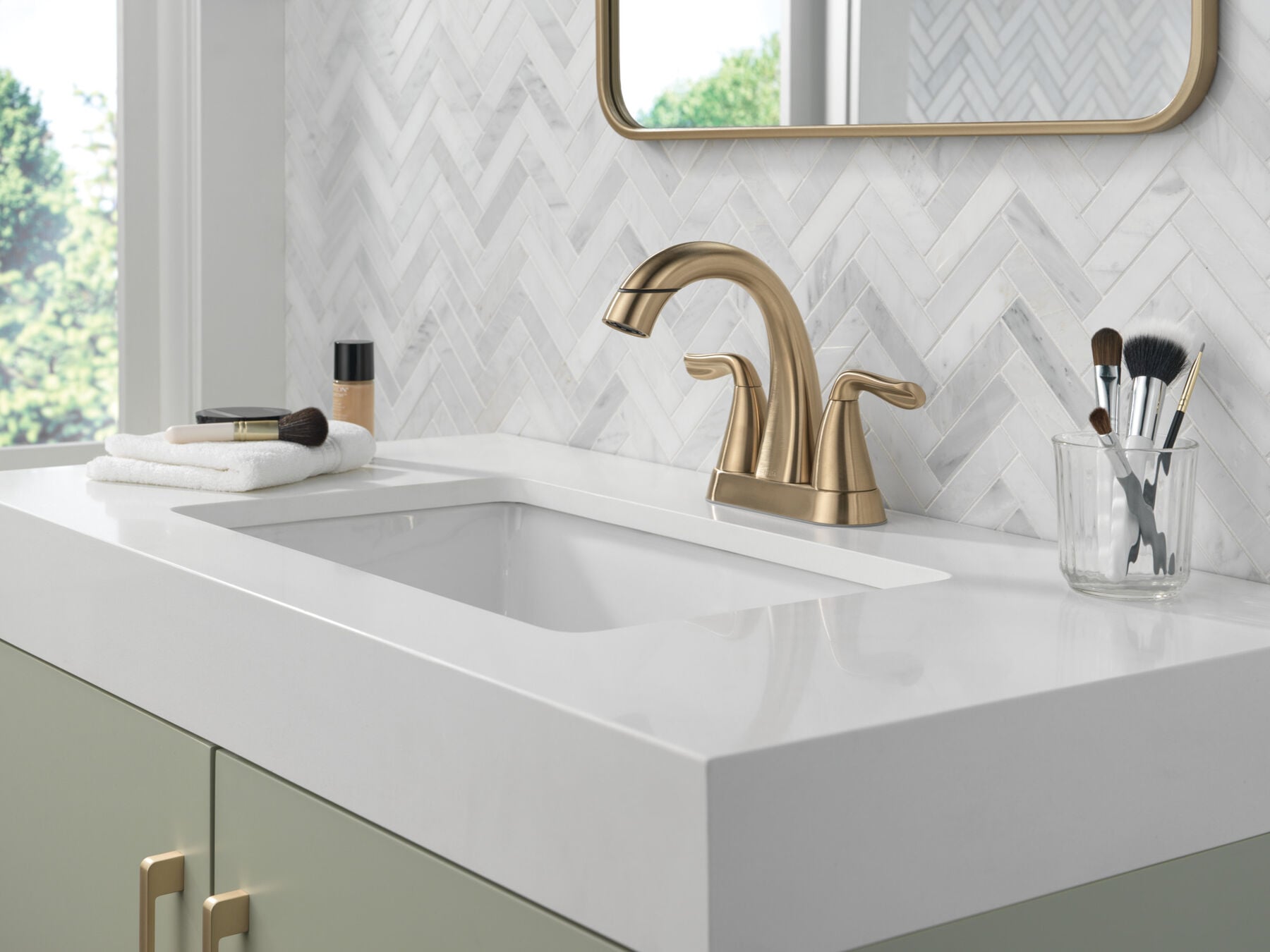 Two Handle Centerset Pull-Down Bathroom Faucet