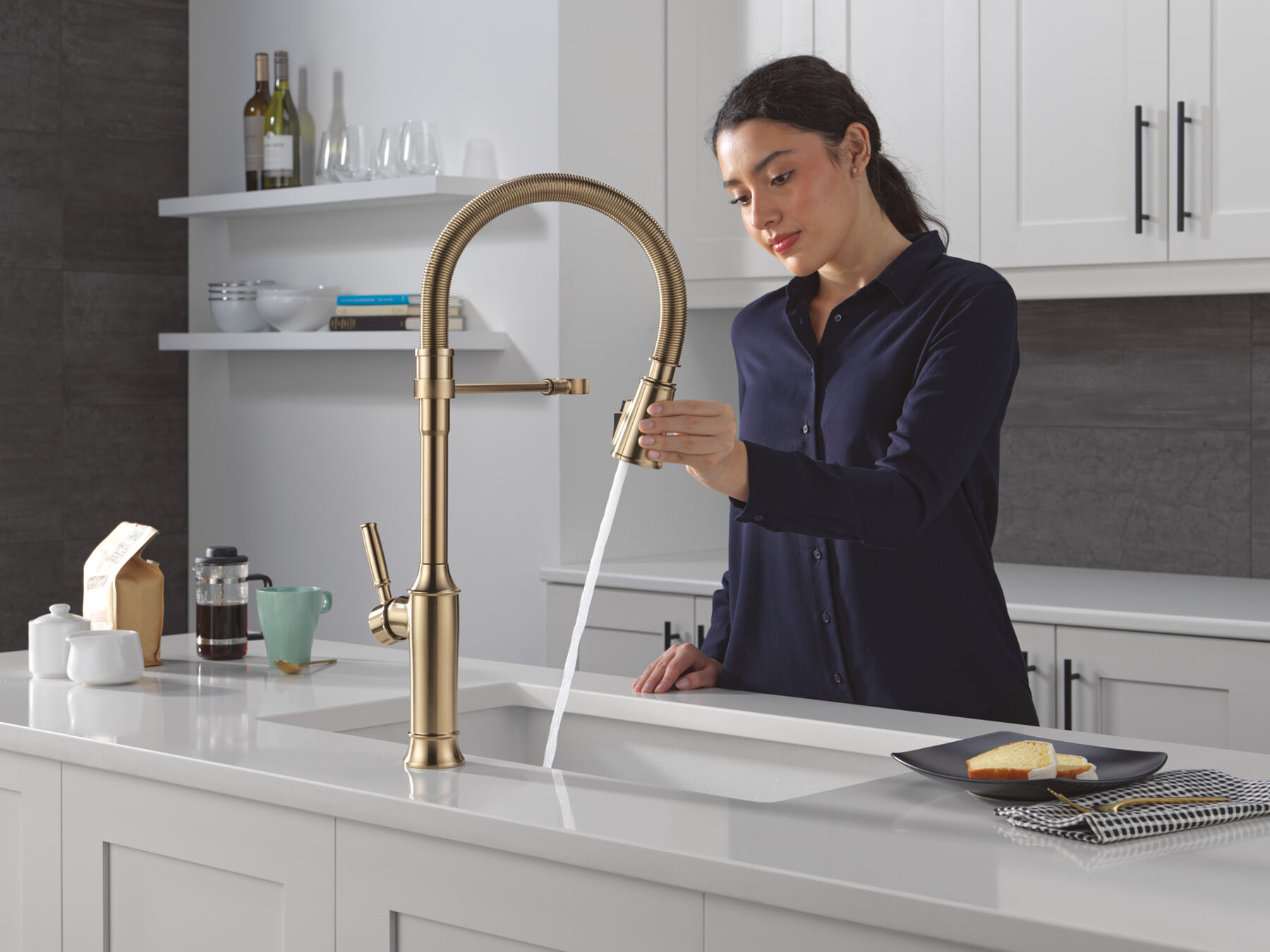 Single-Handle Pull-Down Spring Kitchen Faucet