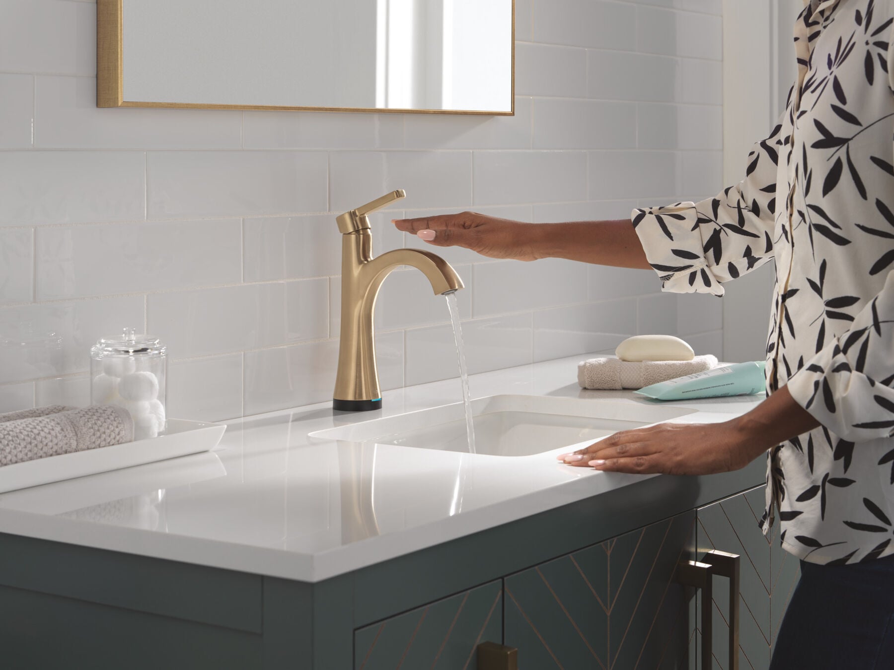 Touch2O Bathroom Faucet with Touchless Technology