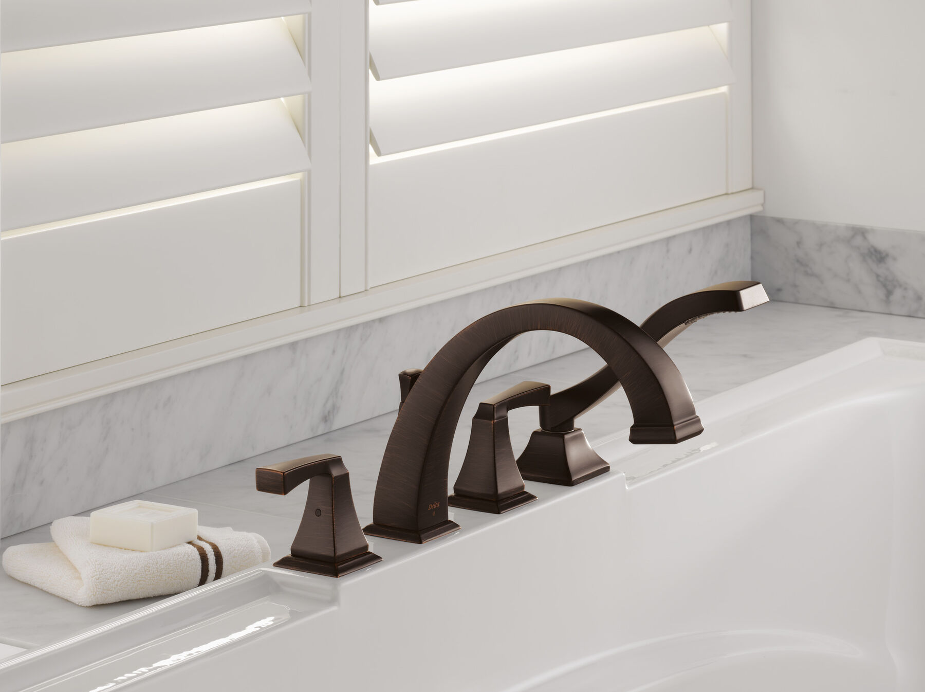 Roman Tub with Hand Shower Trim