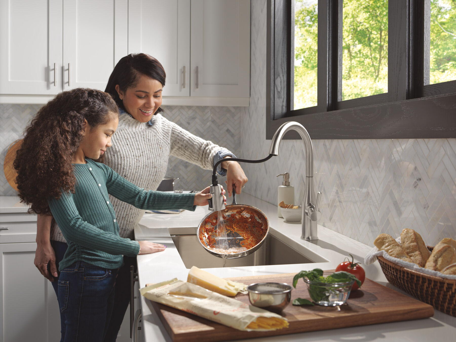 Single Handle Pull-Down Kitchen Faucet