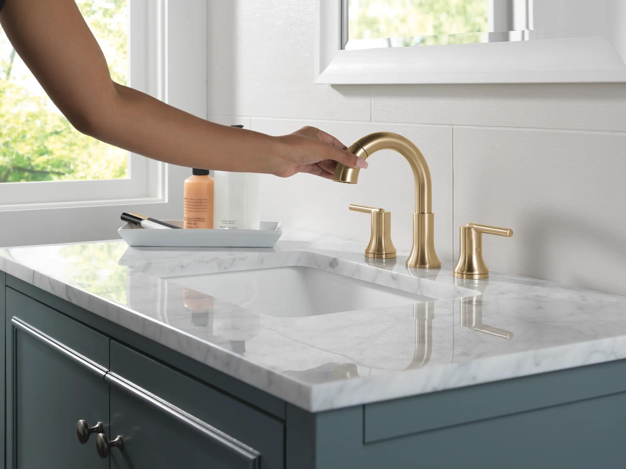 Two Handle Widespread Pull Down Bathroom Faucet in Champagne