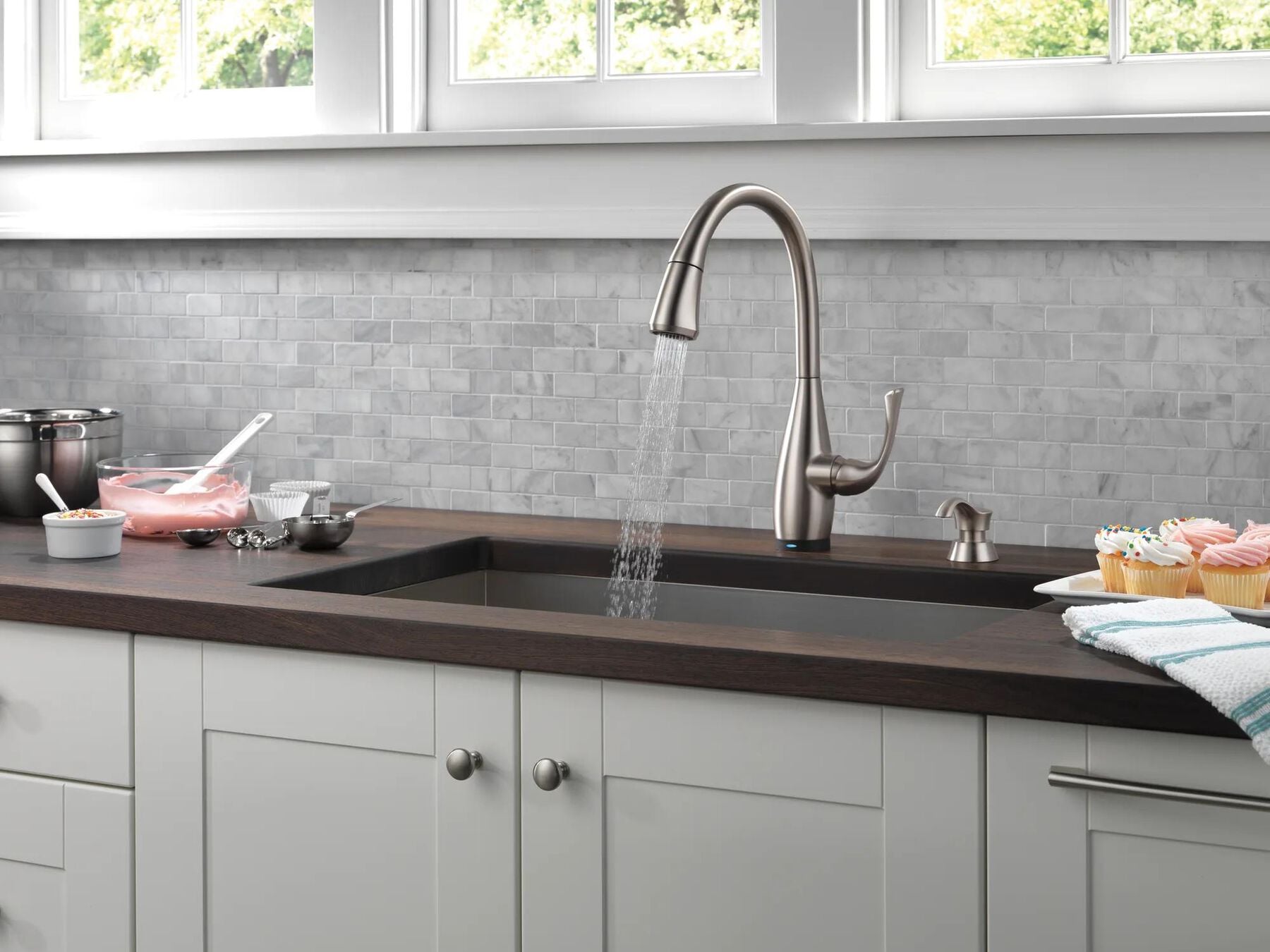 Single Handle Pull-Down Kitchen Faucet with Touch2O&reg; Technology and Soap Dispenser