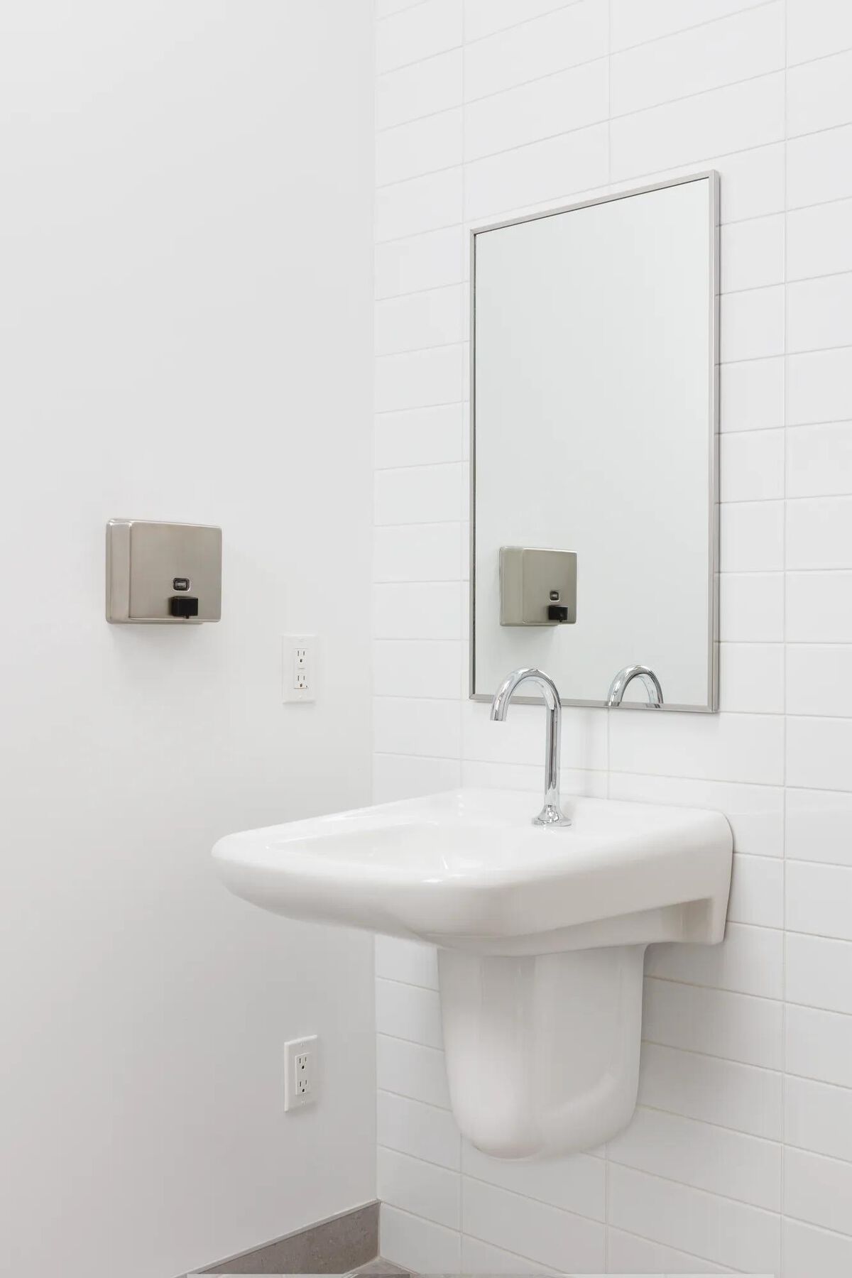 Electronic Lavatory Faucet with Proximity&reg; Sensing Technology - Hardwire Operated