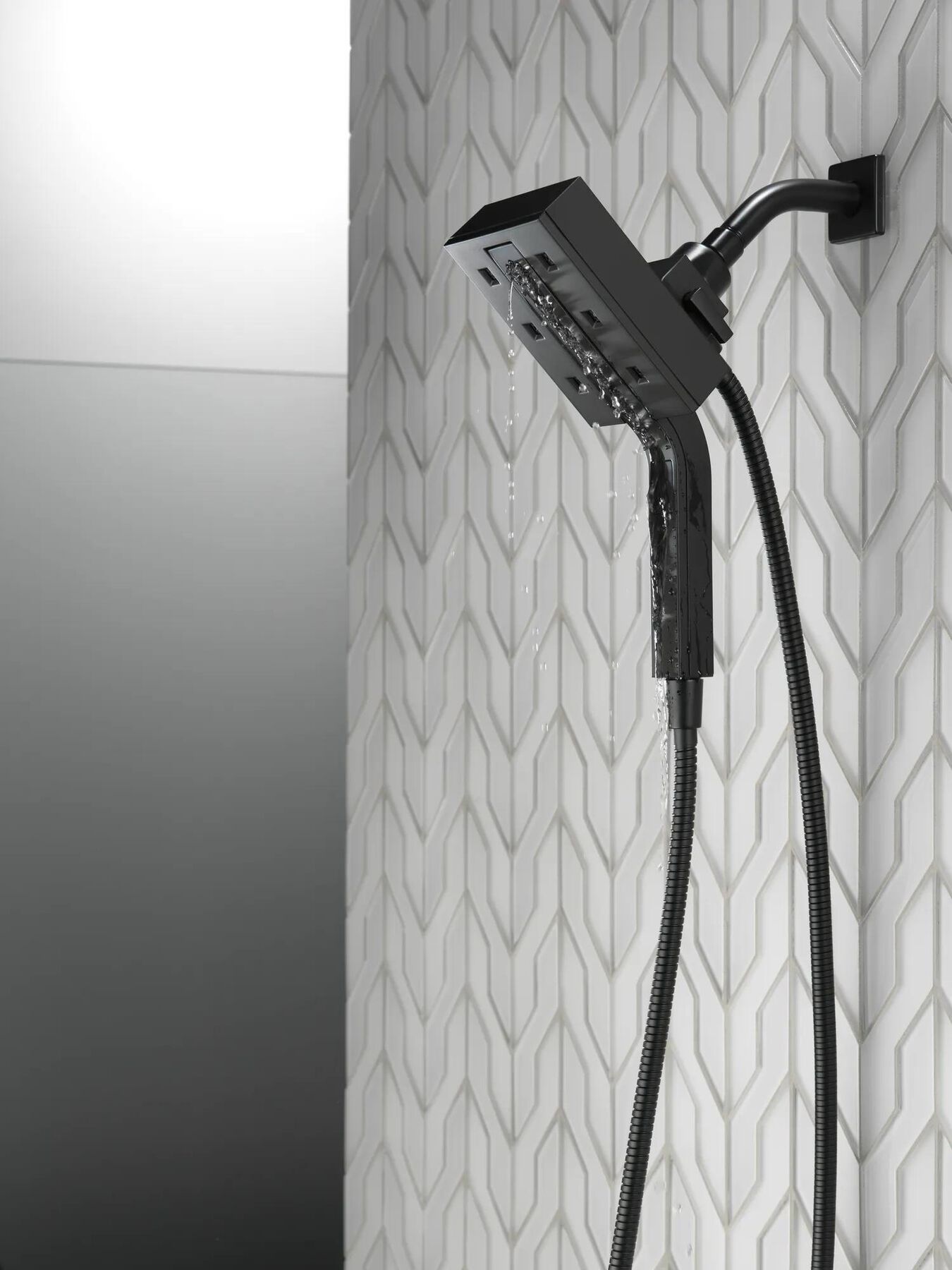 H<sub>2</sub>Okinetic&reg; In2ition&reg; 4-Setting Two-in-One Shower