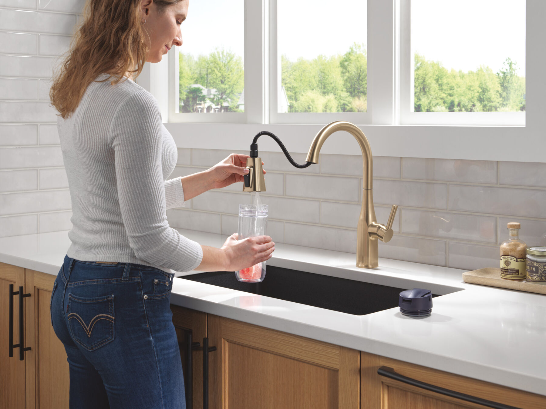 Single Handle Pull-Down Kitchen Faucet