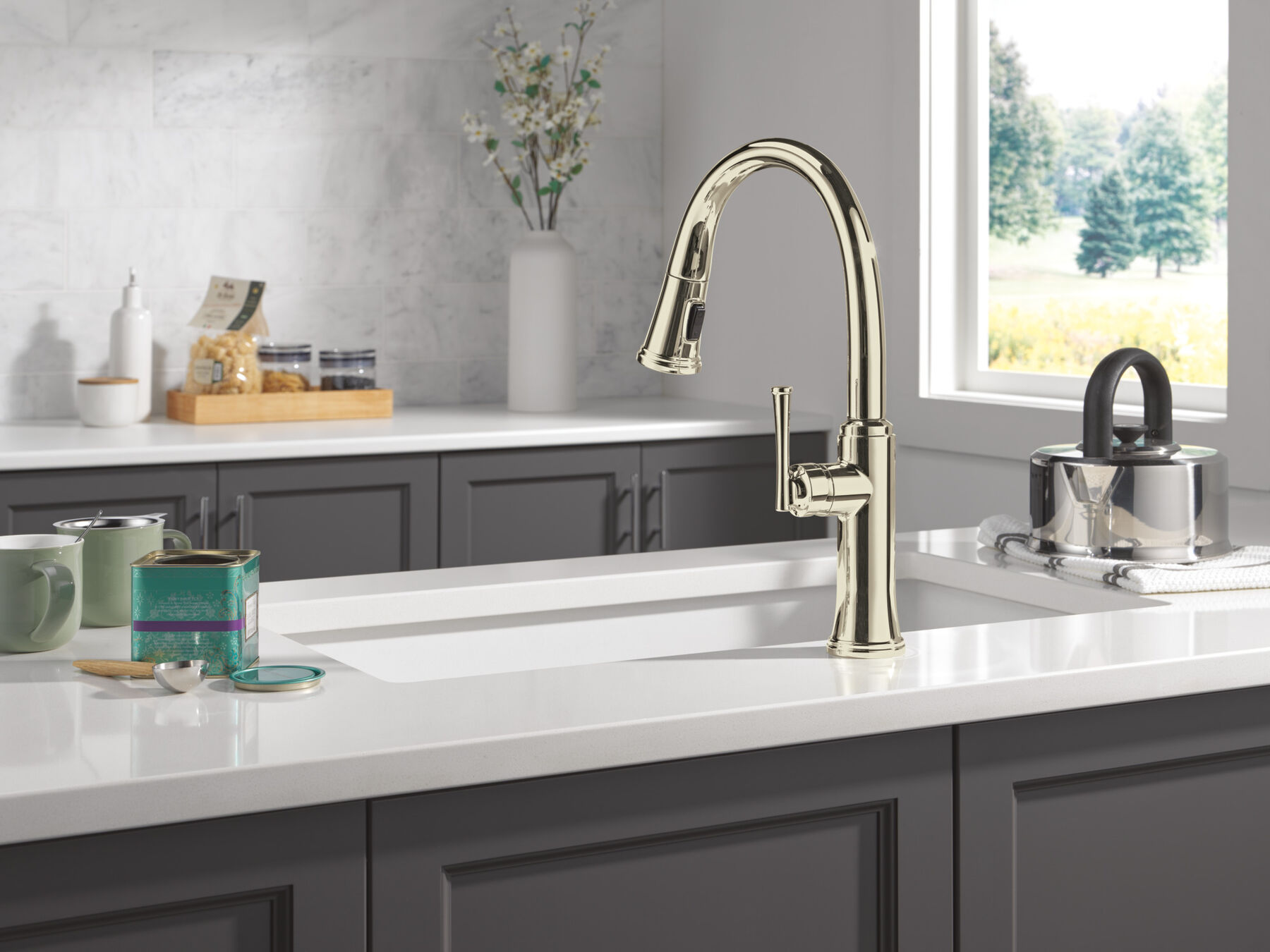 Single Handle Pull-Down Kitchen Faucet