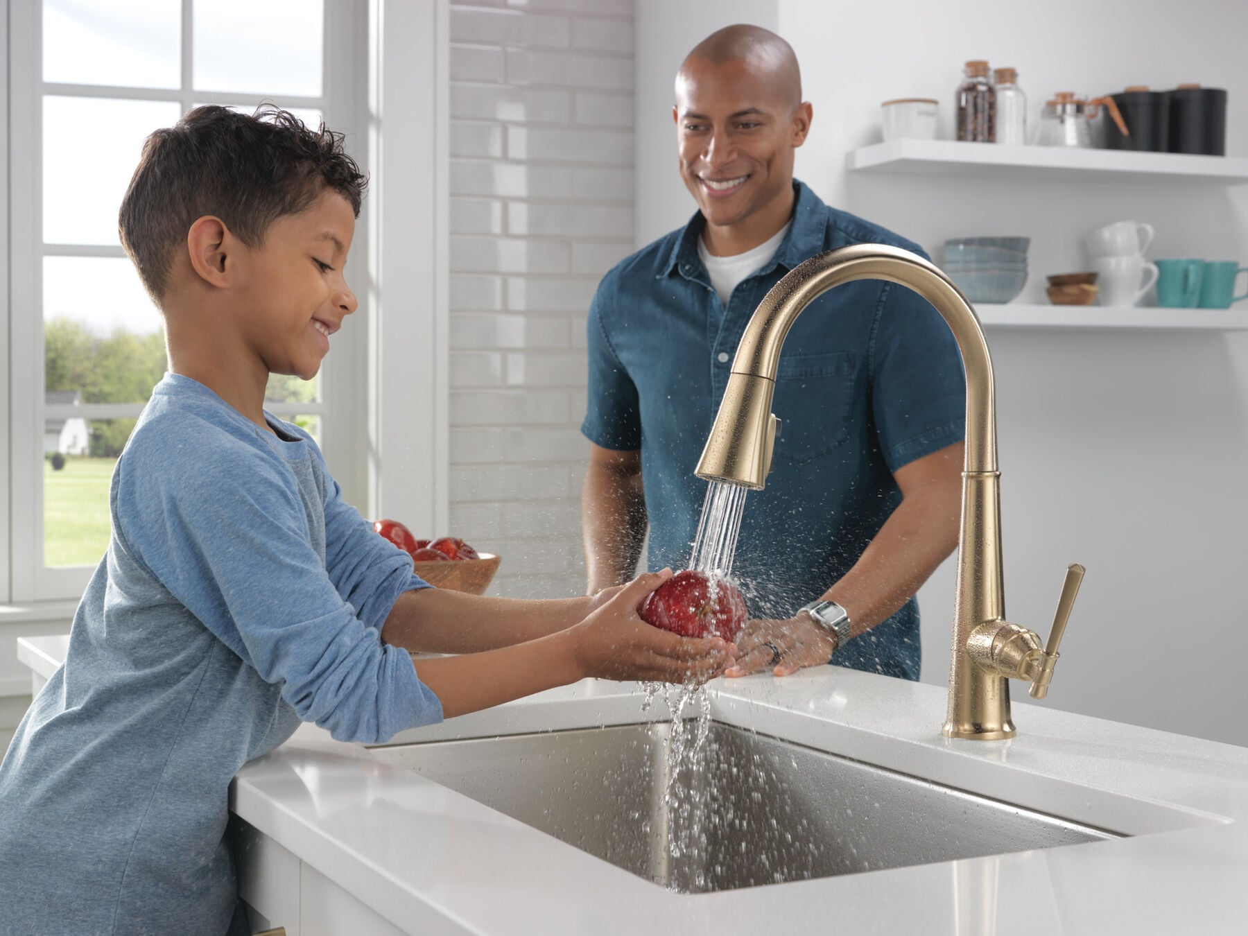 Single Handle Pull-Down Kitchen Faucet