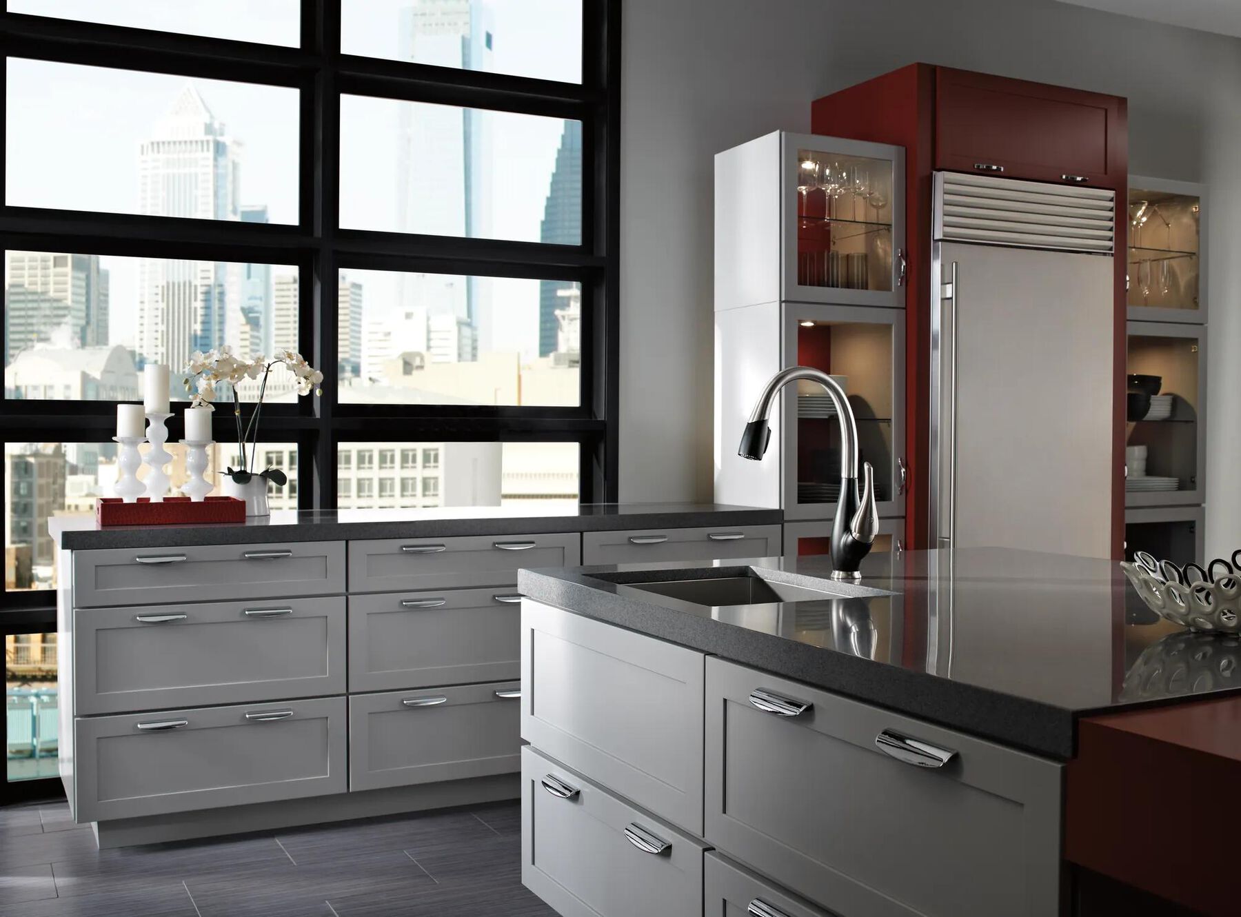 Single Handle Pull-Down Kitchen Faucet