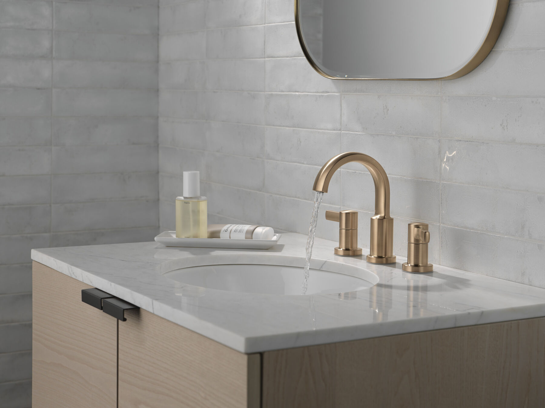 Two Handle Widespread Bathroom Faucet (Recertified)