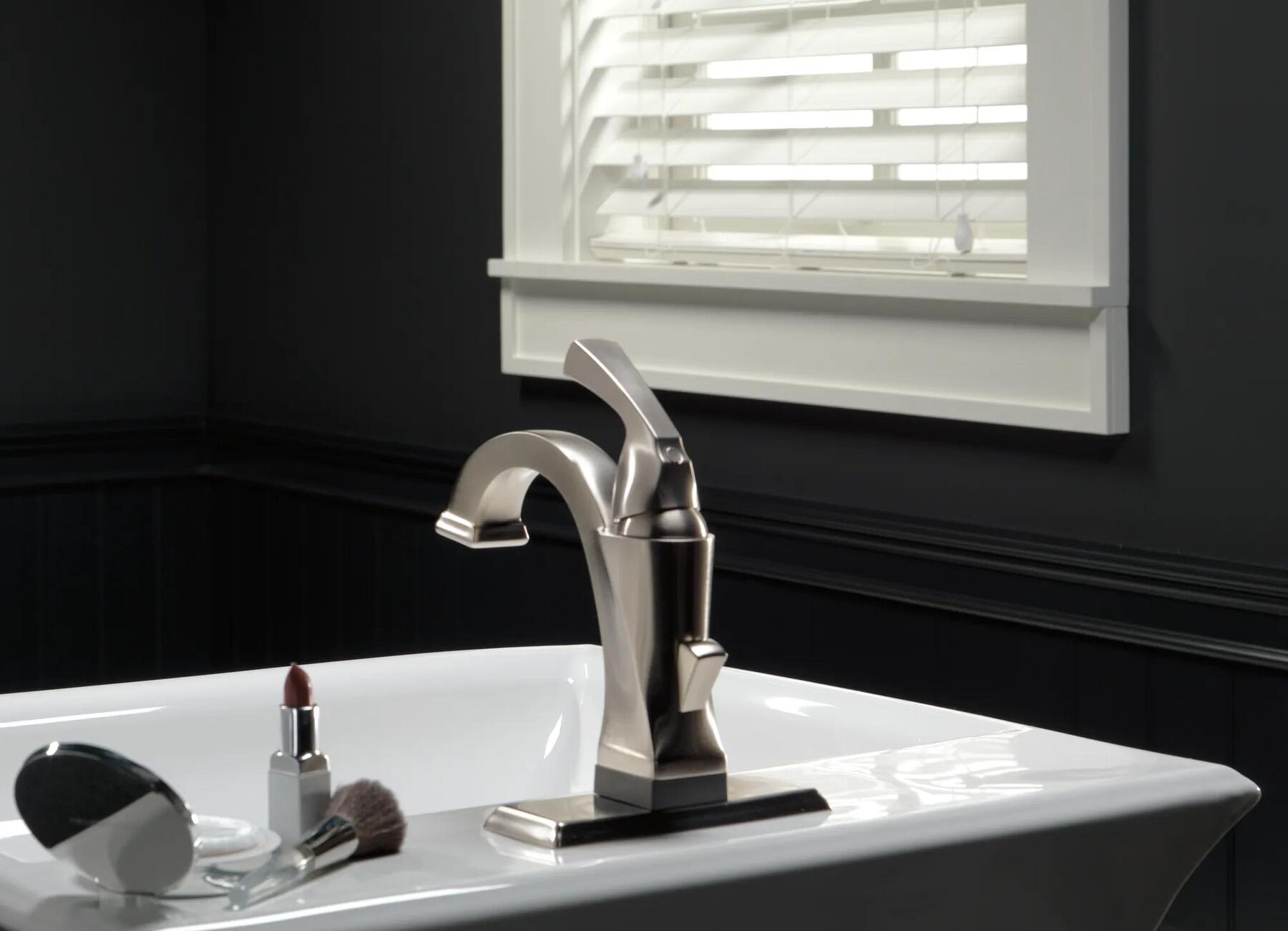 Single Handle Bathroom Faucet with Touch<sub>2</sub>O.xt&reg; Technology