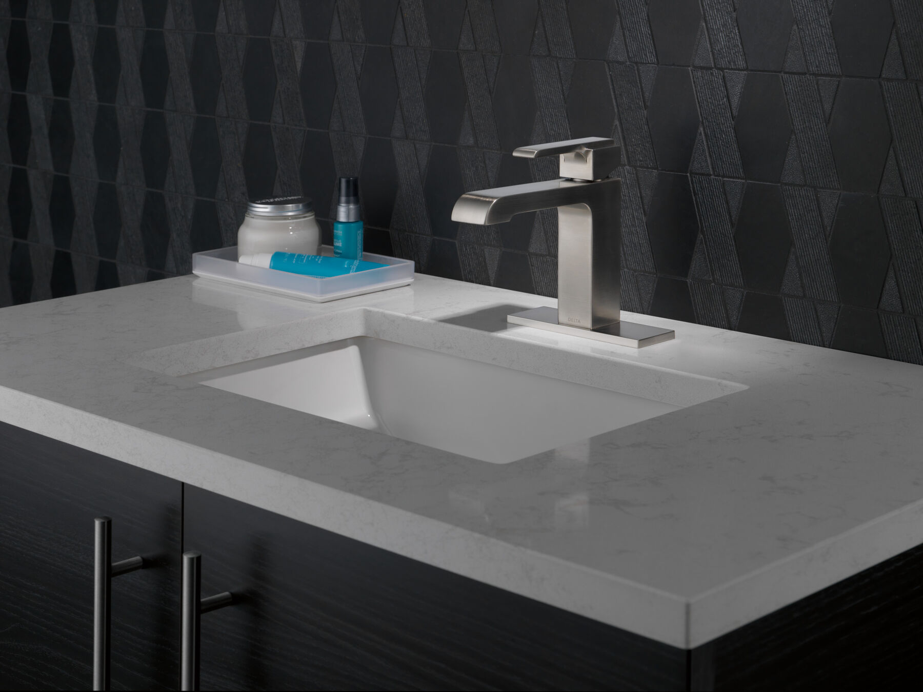 Single Handle Bathroom Faucet