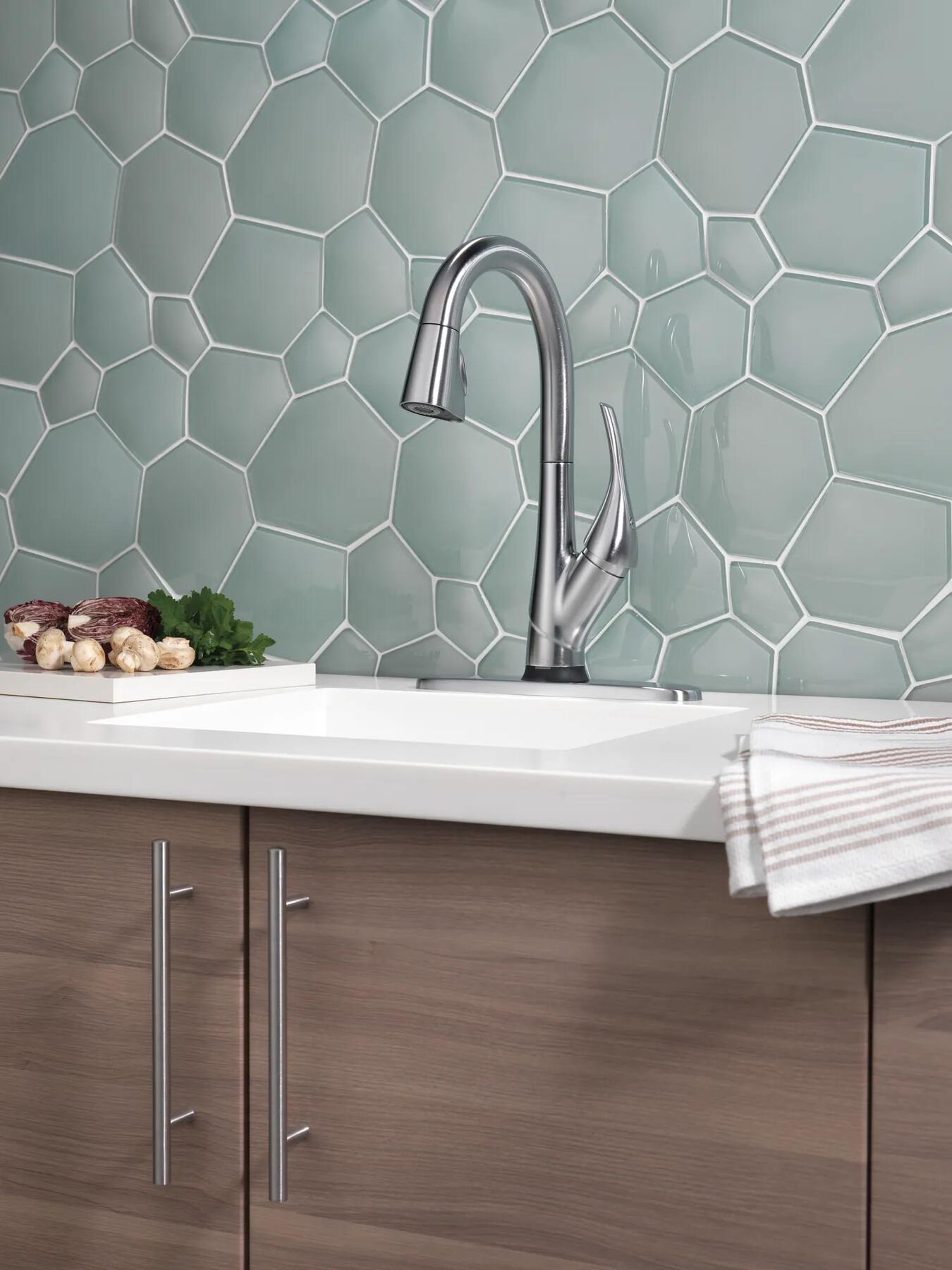 Single Handle Pull-Down Bar / Prep Faucet with Touch<sub>2</sub>O&reg; Technology