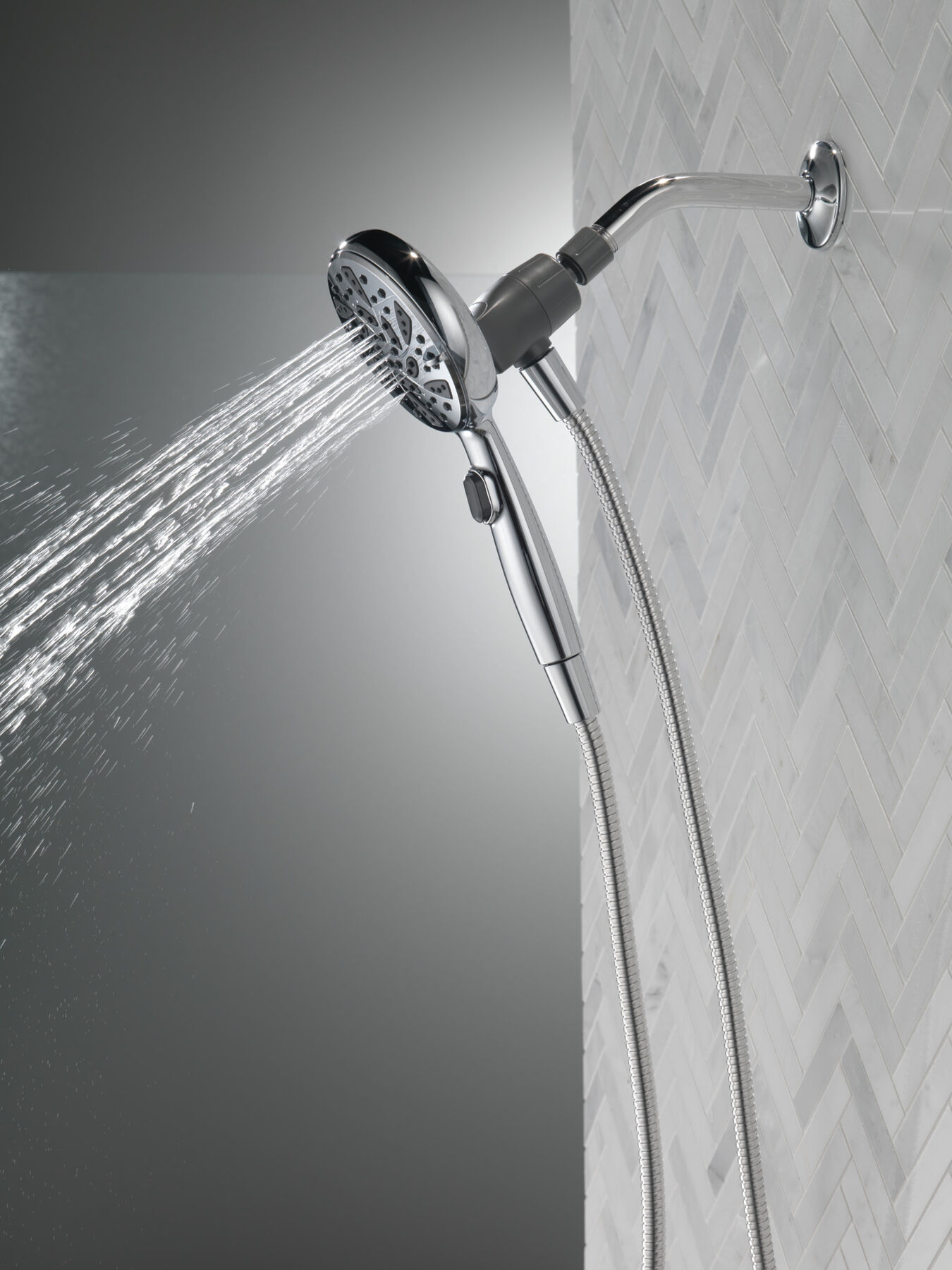 6-Setting SureDock&reg; Magnetic Hand Shower