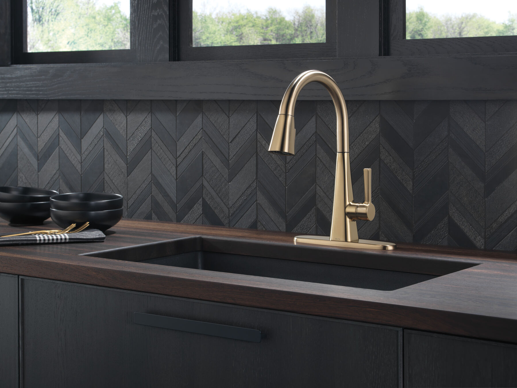 Single-Handle Pull-Down Kitchen Faucet