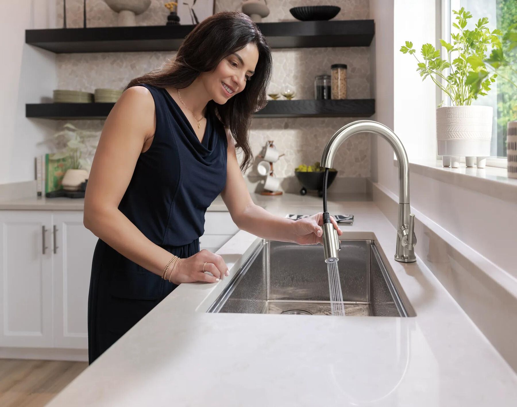 Single Handle Pull-Down Kitchen Faucet