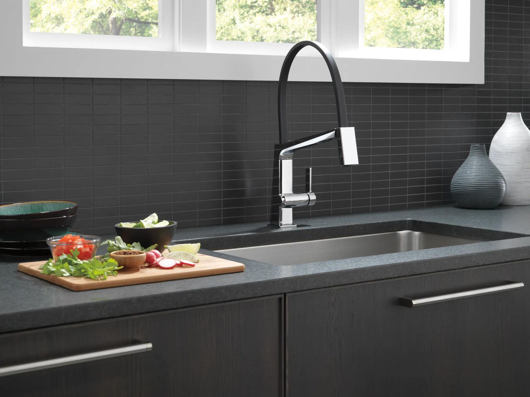 Single Handle Exposed Hose Kitchen Faucet
