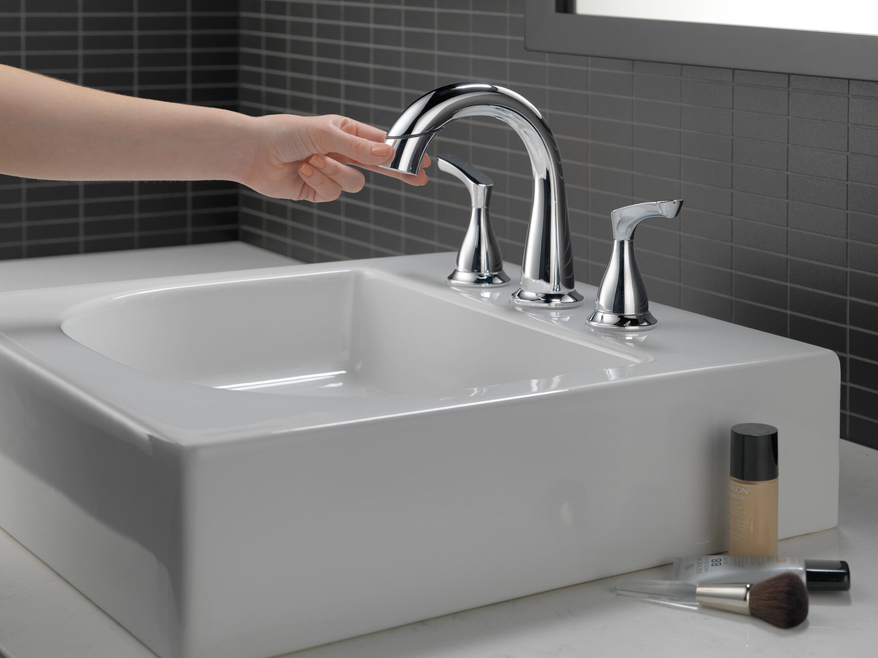 Two Handle Widespread Pull-Down Bathroom Faucet