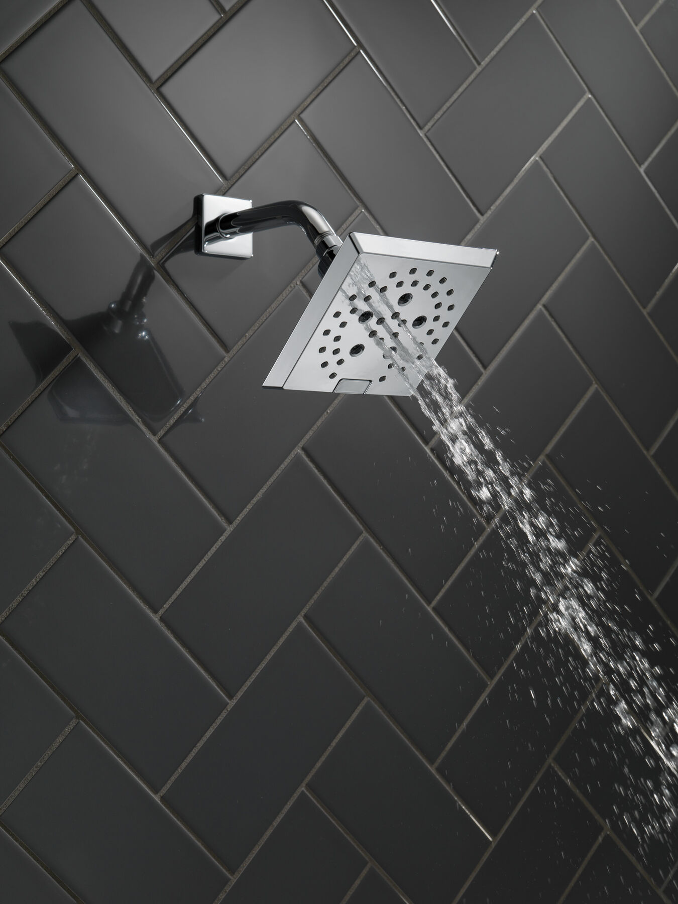 H<sub>2</sub>Okinetic&reg; 5-Setting Angular Modern Raincan Shower Head