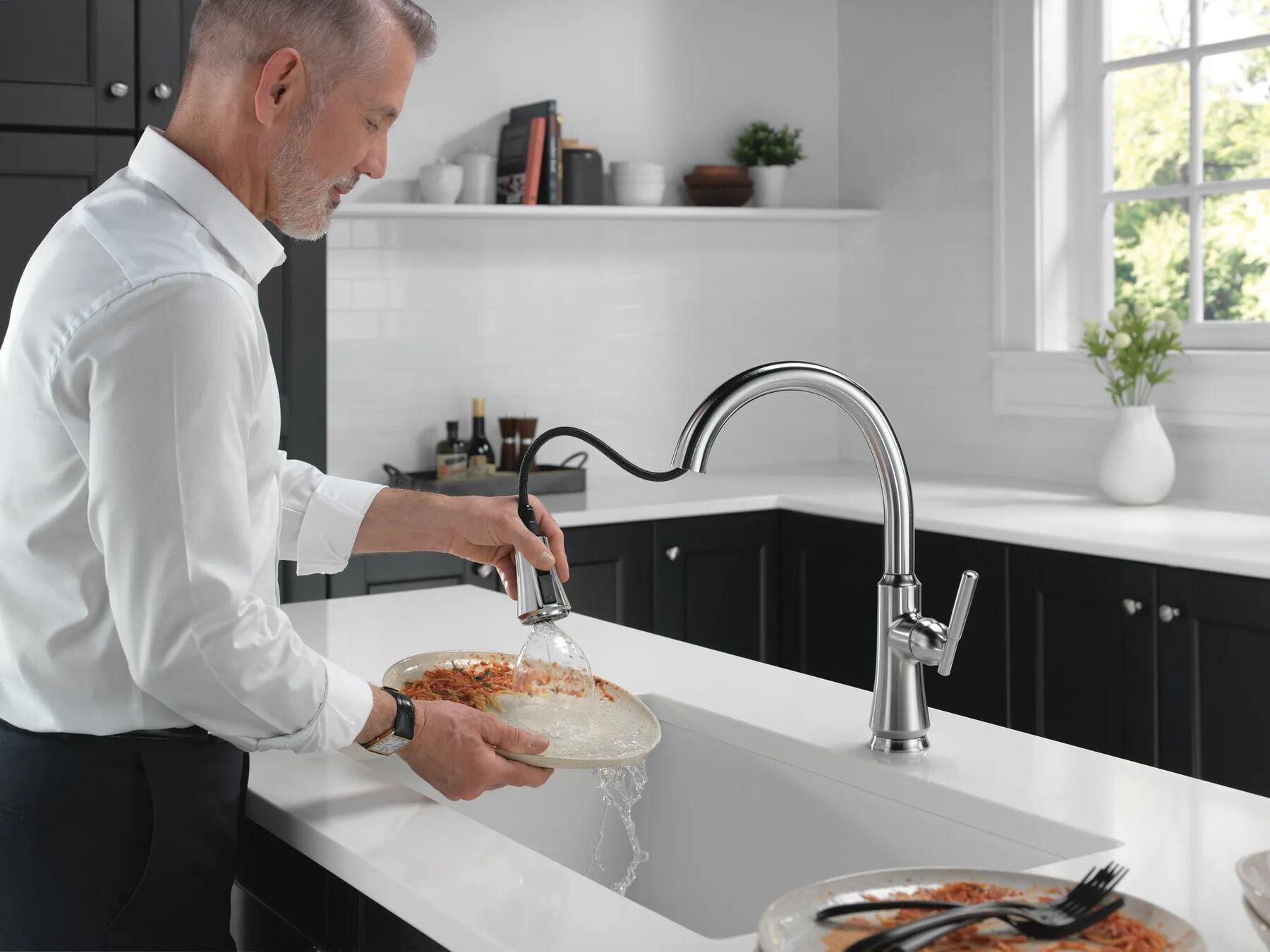 Single Handle Pull Down Kitchen Faucet (Recertified)