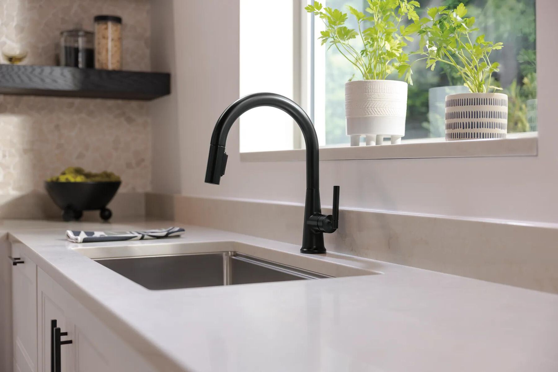 Single Handle Pull-Down Kitchen Faucet
