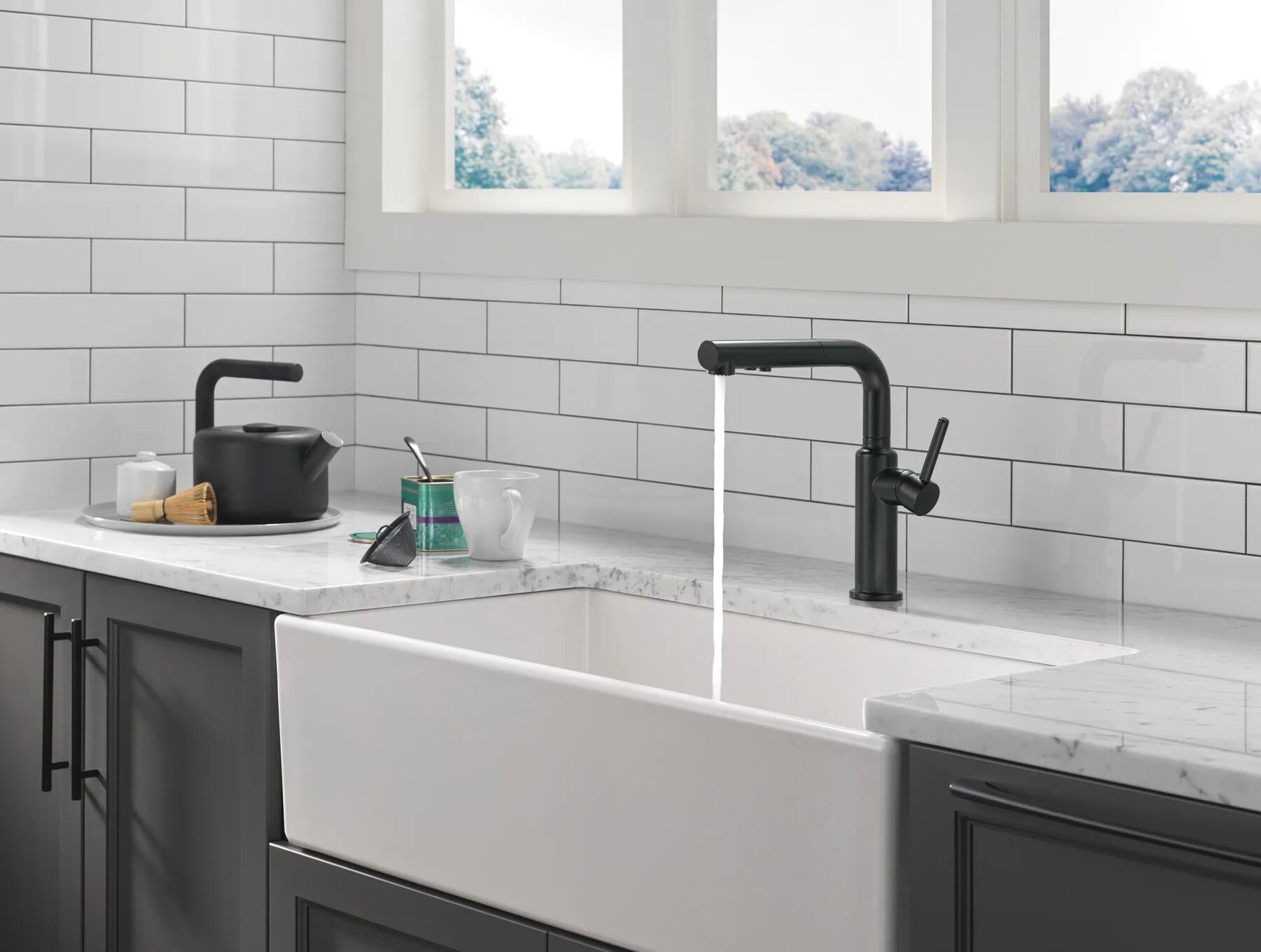 Single Handle Pull-Out Kitchen Faucet