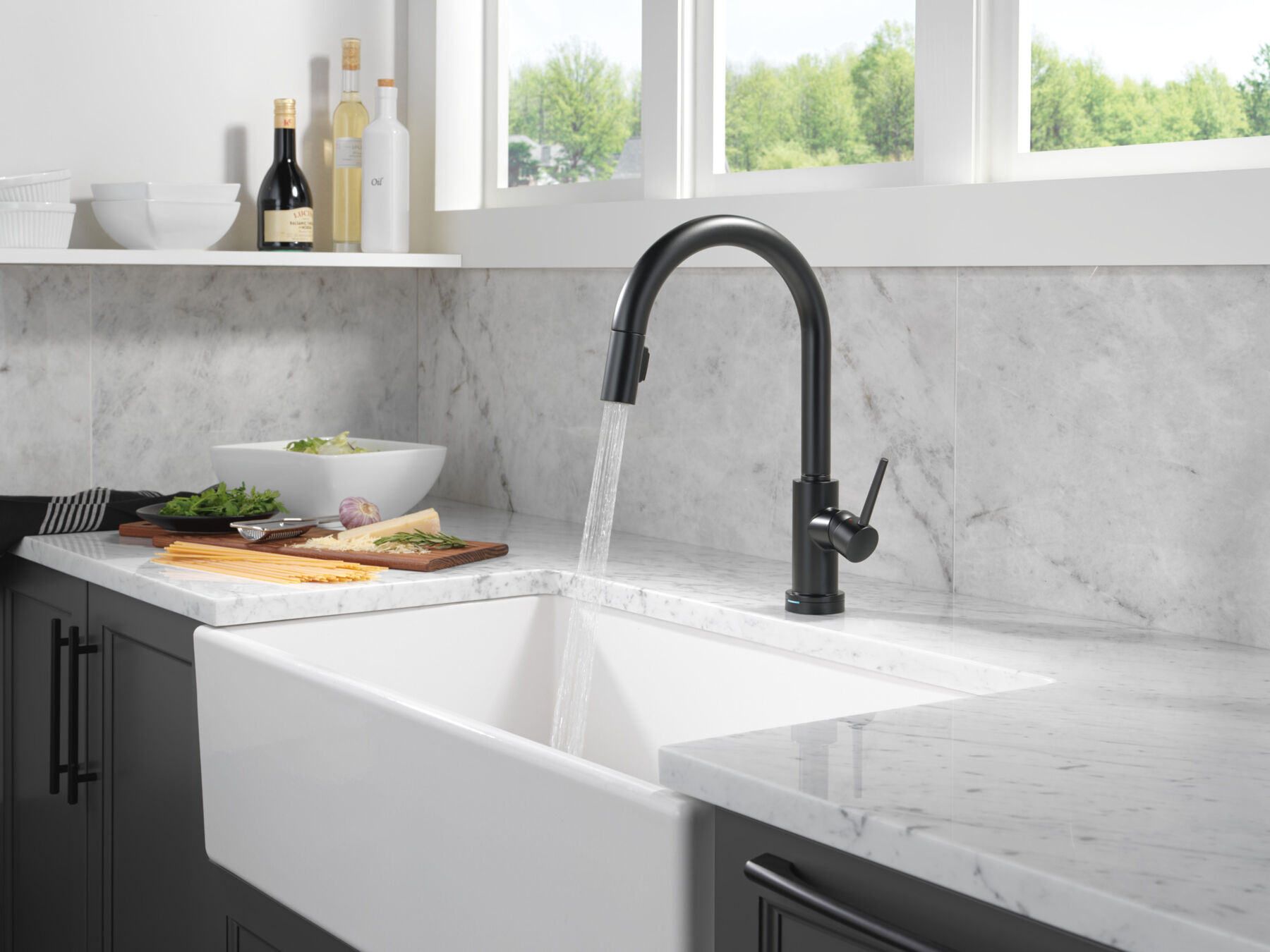 Touch2O with Touchless Technology Single Handle Pull-Down Kitchen Faucet with Soap Dispenser