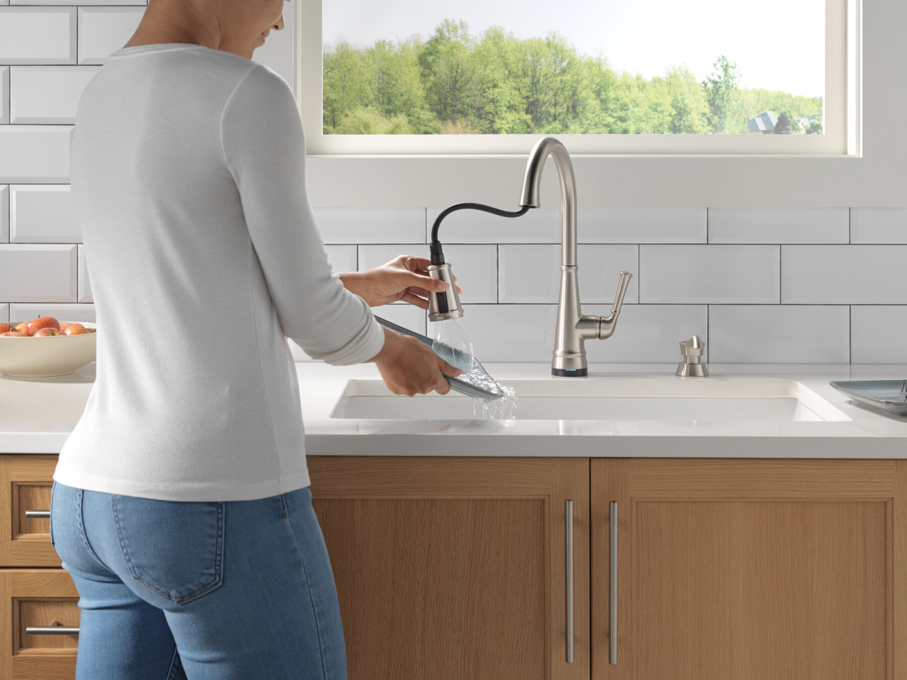 Single Handle Pull-Down Kitchen Faucet with Touch<sub>2</sub>O&reg; Technology and ShieldSpray&reg; Technologies