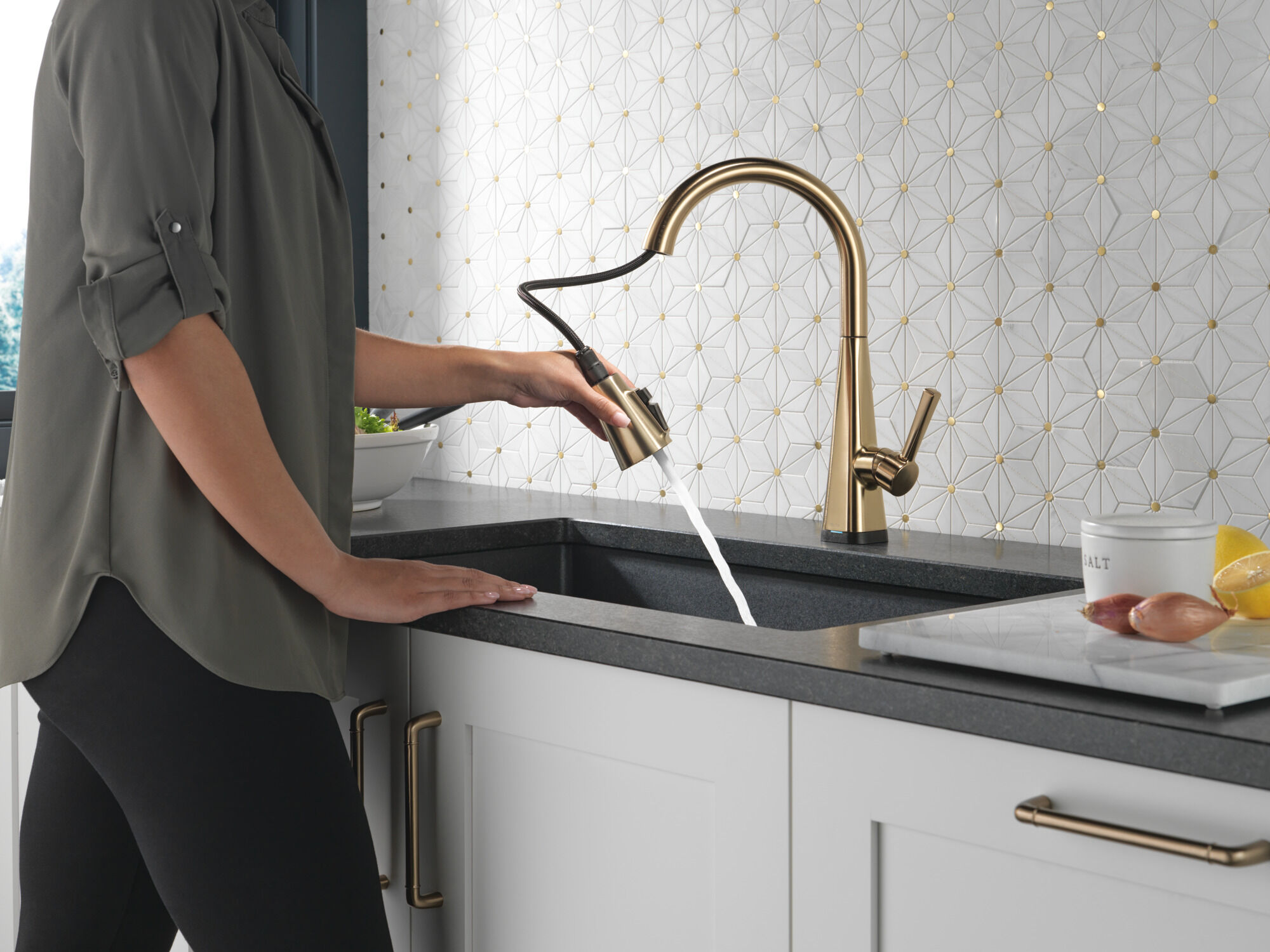 Single-Handle Pull-Down Kitchen Faucet with Touch2O® Technology in