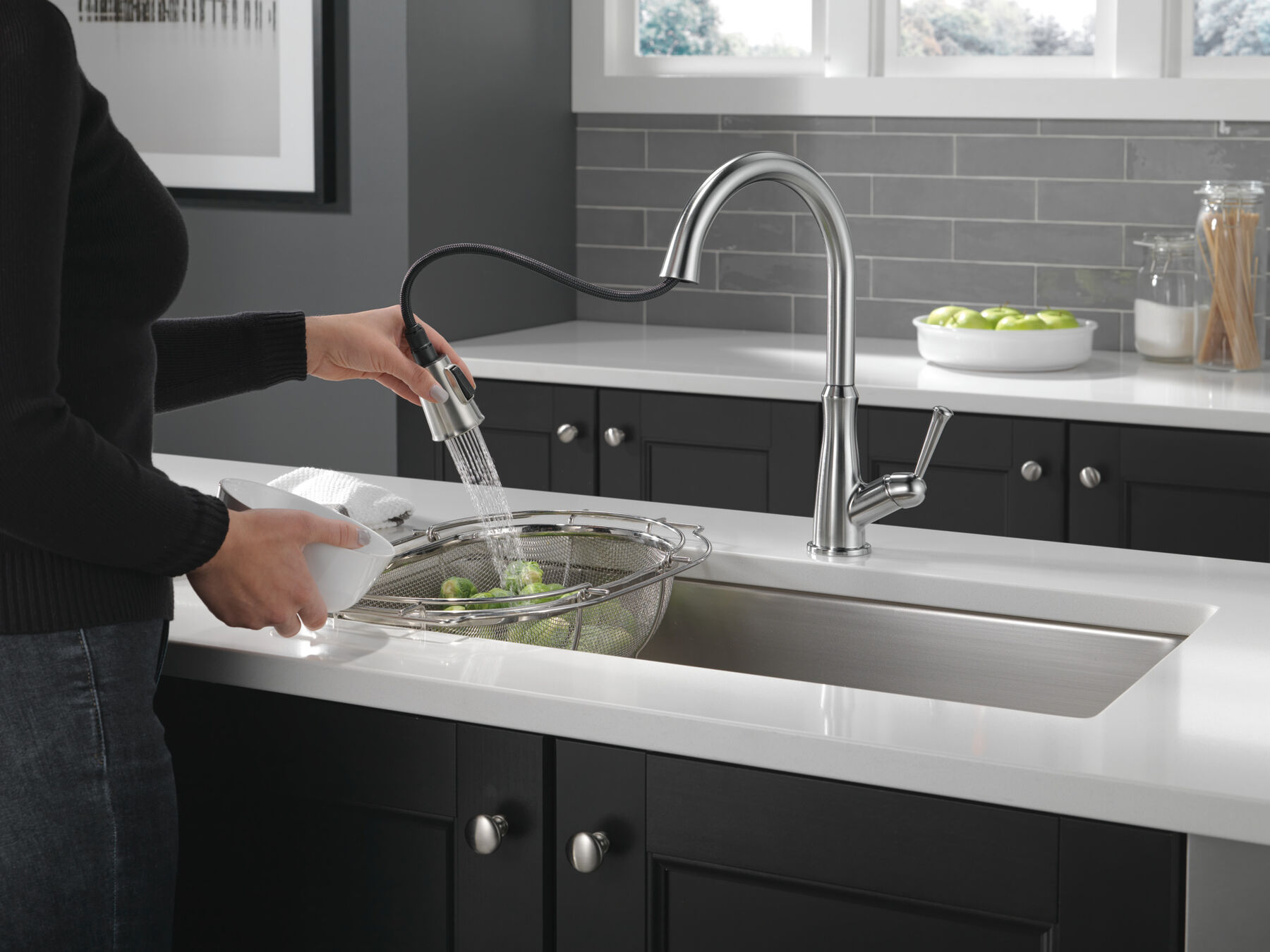 Single Handle Pull-Down Kitchen Faucet
