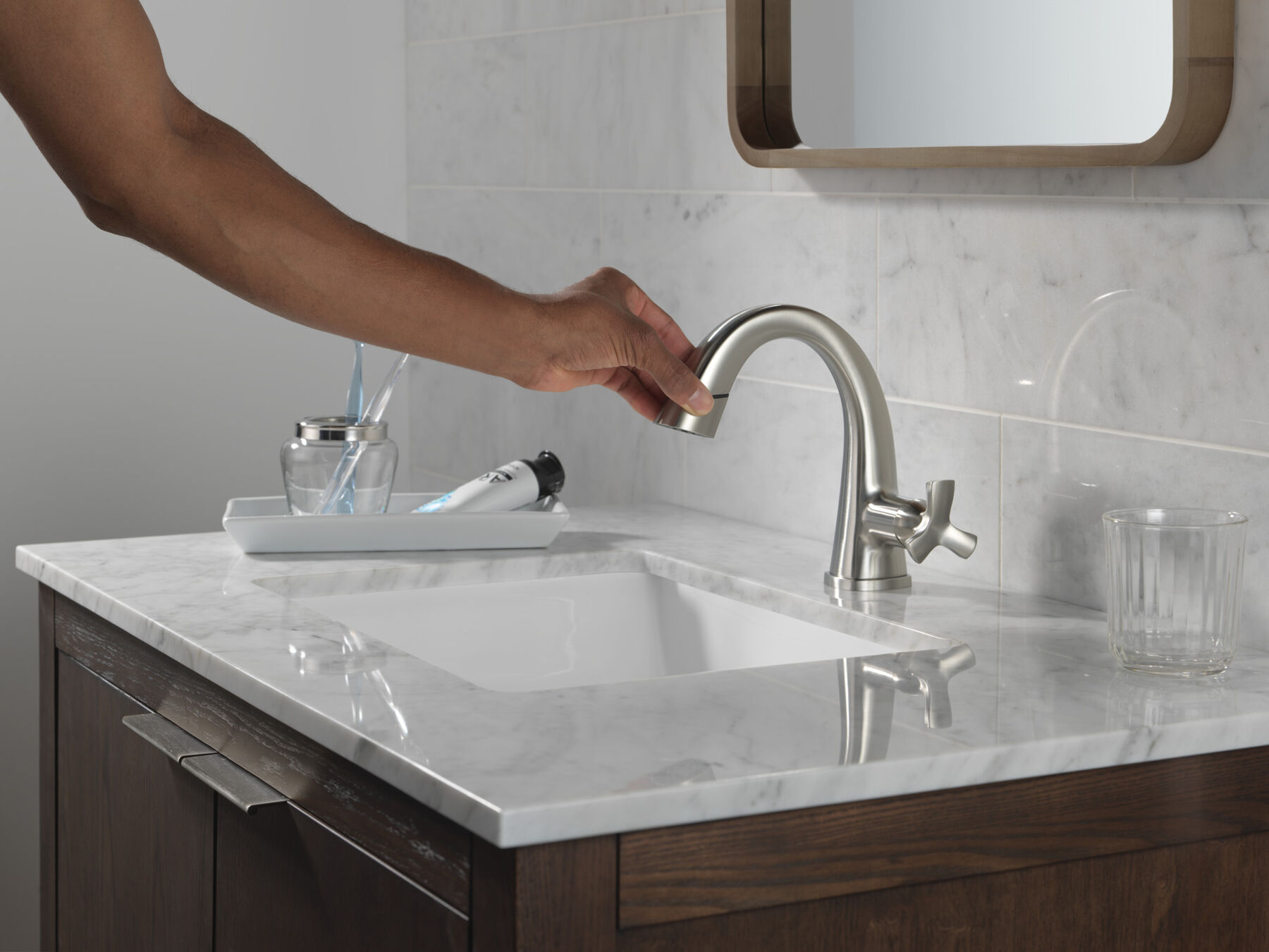 Single Handle Pull Down Bathroom Faucet