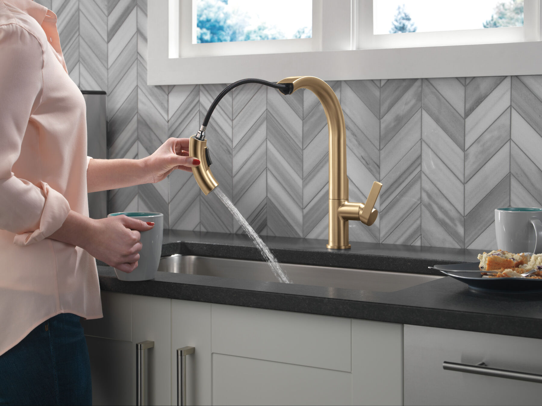 Single Handle Pull-Down Kitchen Faucet
