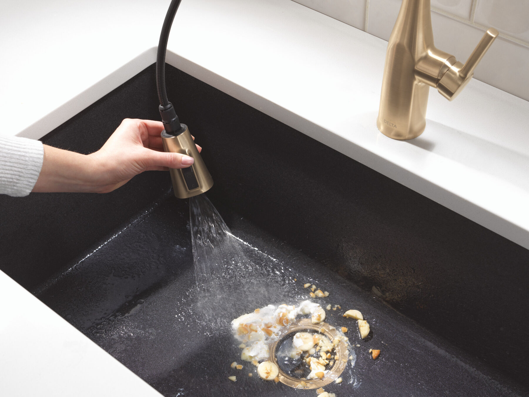 Single Handle Pull-Down Kitchen Faucet