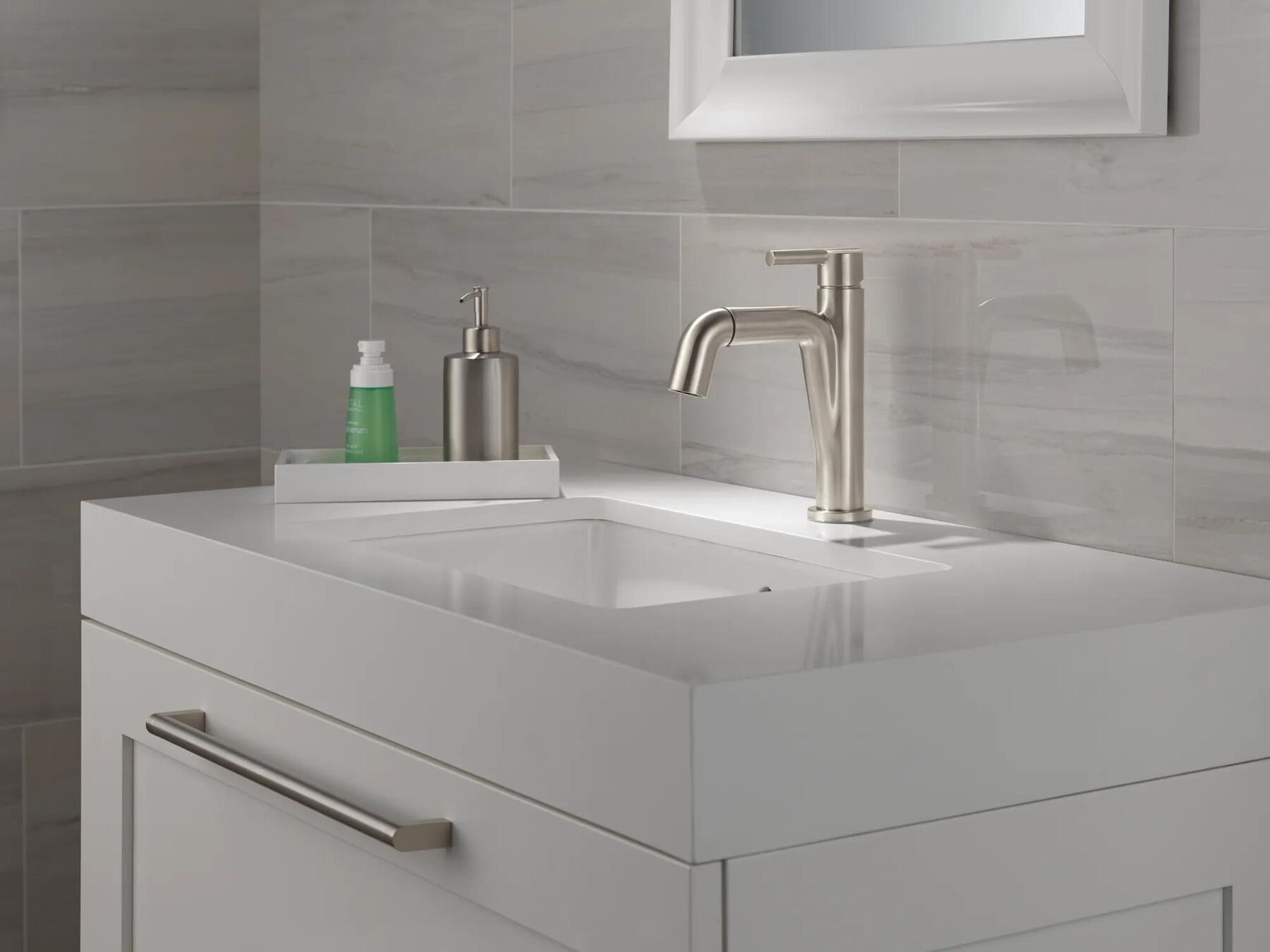 Single Handle Pull-Down Bathroom Faucet