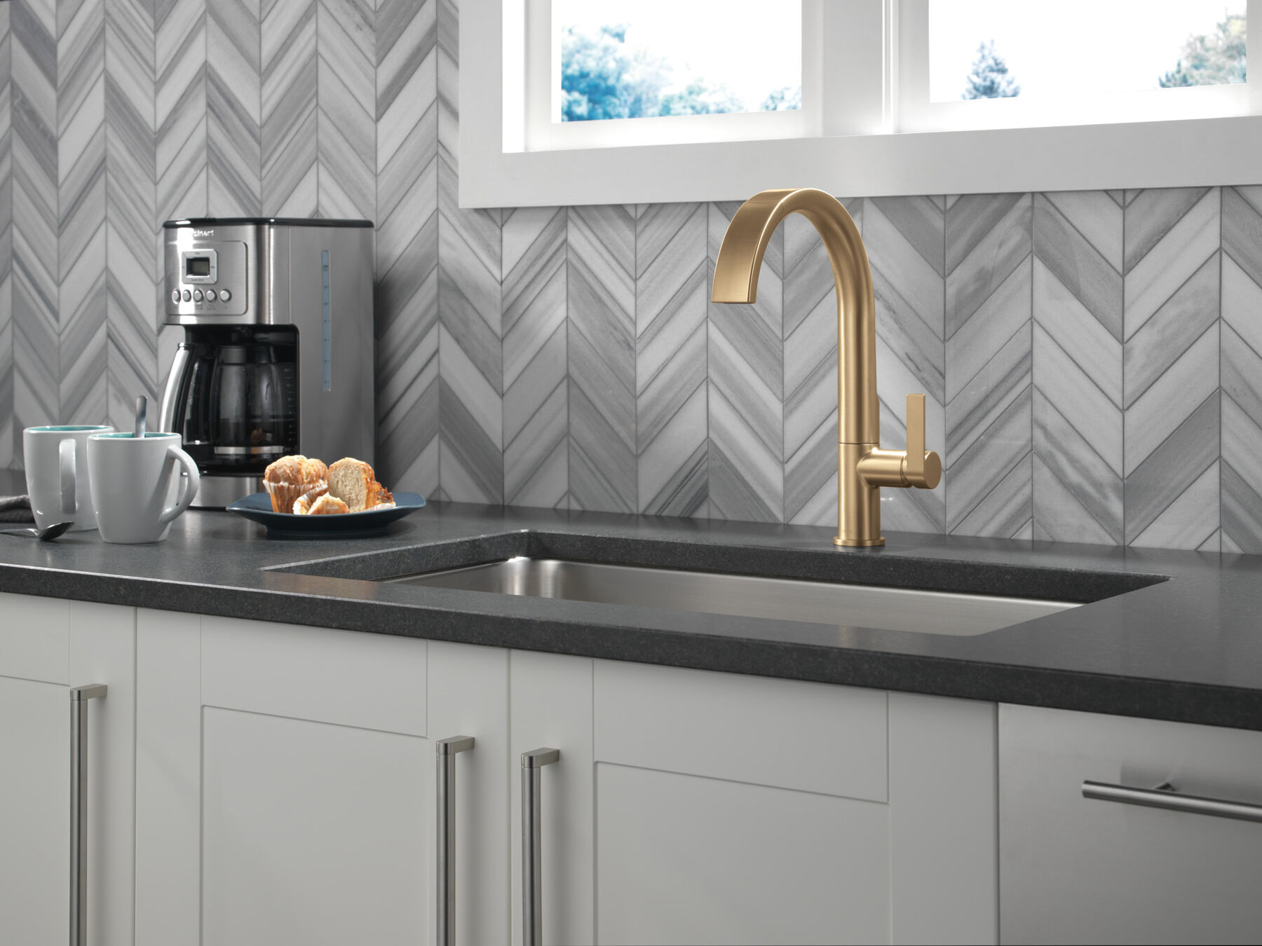 Single Handle Pull-Down Kitchen Faucet