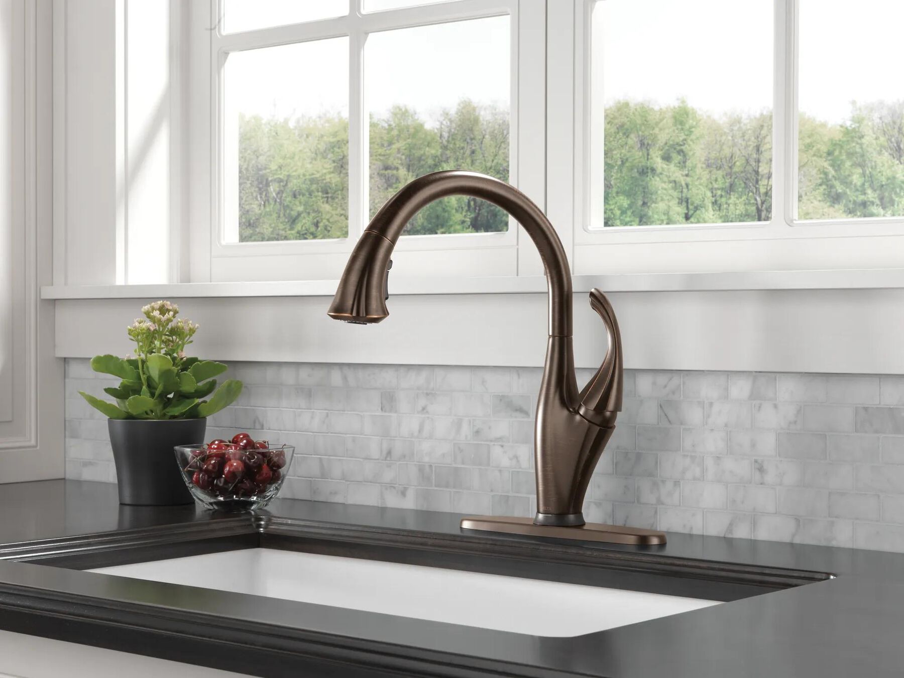 Single Handle Pull-Down Kitchen Faucet with Touch<sub>2</sub>O&reg; and ShieldSpray&reg; Technologies