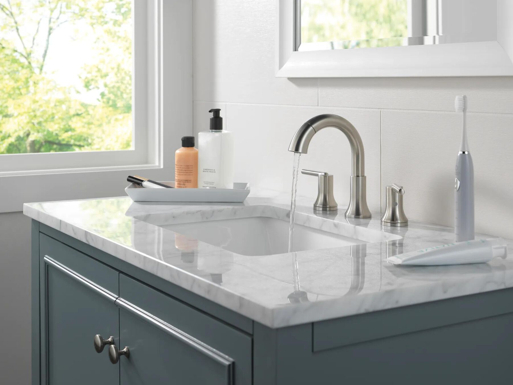 Two Handle Widespread Pull Down Bathroom Faucet