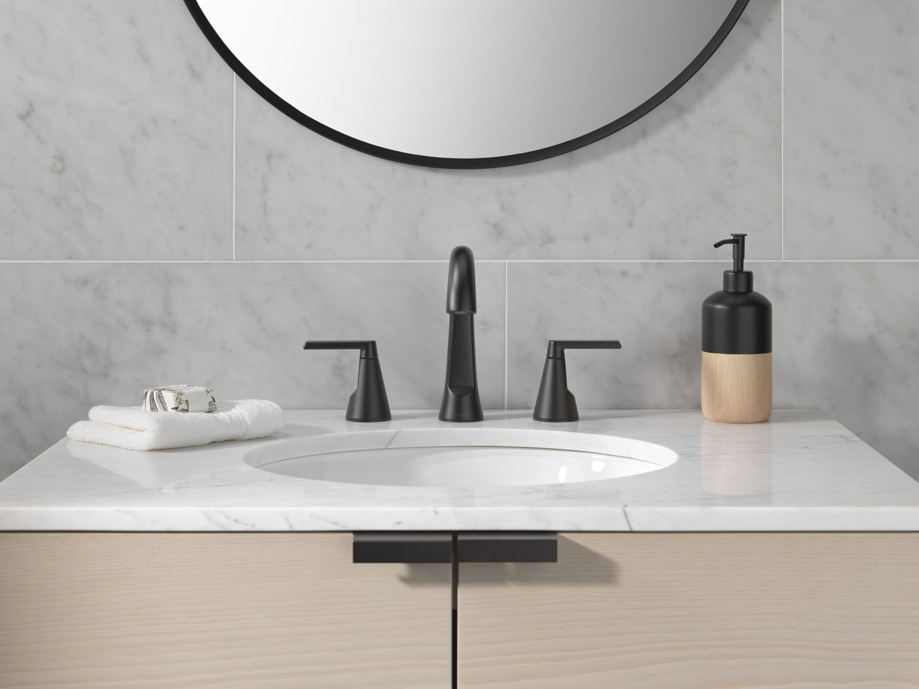 Two Handle Widespread Bathroom Faucet