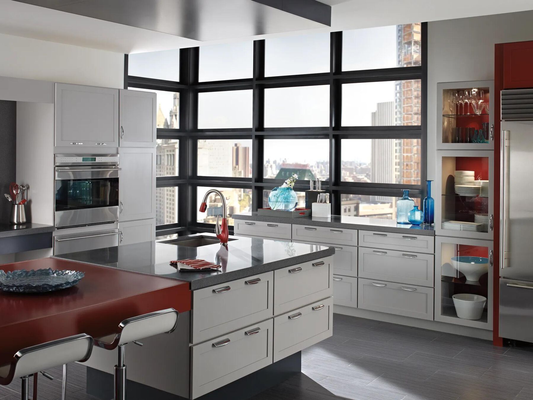 Single Handle Pull-Down Kitchen Faucet