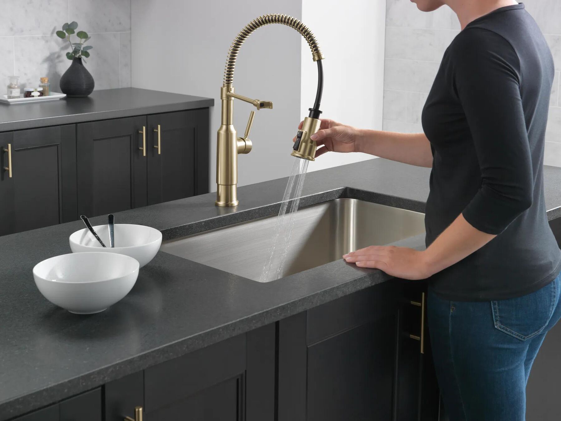 Single-Handle Pull-Down Spring Kitchen Faucet (Recertified)